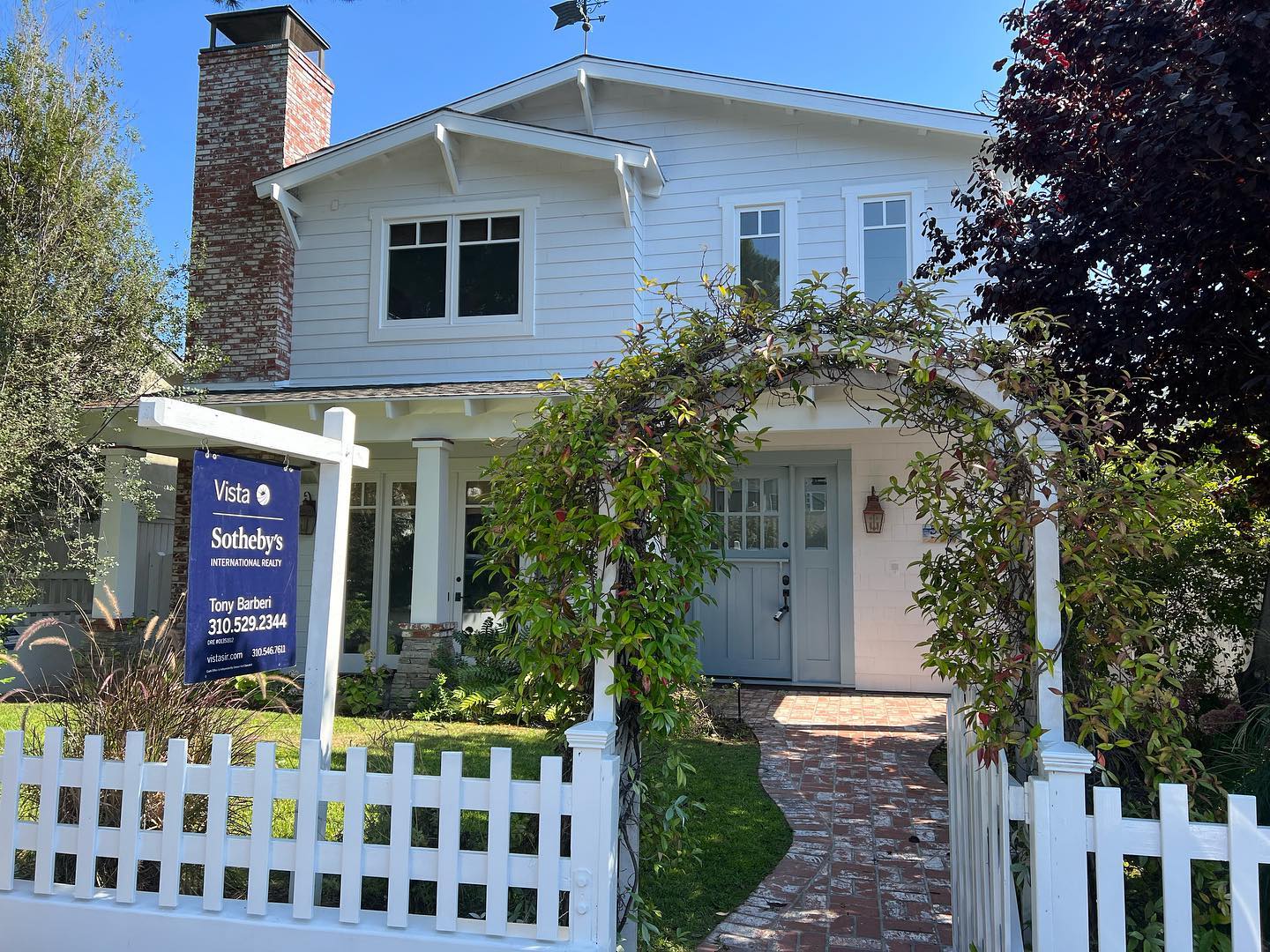 Beautiful Manhattan Beach we just completed.
#luxe
#luxury
#luxurydesign
#interiorarchitecture
#archtecture
#archilovers
#residentialdesign
#architecturephotography
#theworldofinteriors
#vogueliving
#modernluxury
#luxuryliving
#interieurs
#losangeles
#premiergreenpaintinglaoc
#interiordesignlosangeles
#photography
#realestate
#painting
#wallpaper
#designerslife
#homedevelopment
#home
#house