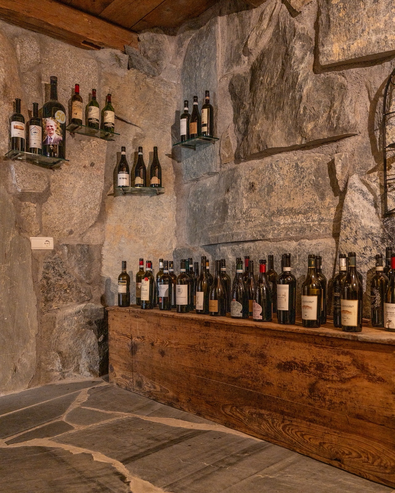 A wine cellar with a past.
A small historic wine cellar, carved into stone.
Some of the furniture comes from the family home of our senior host Markus, where he grew up - pieces that carry memories, craftsmanship and time.
Today, this cellar lives on at the Mineralienhotel.
A quiet place to retreat, to enjoy tastings in a small circle - from wine to selected spirits and local specialties - accompanied by good conversations and cozy evenings together.
Here, time slows down.
Unhurried moments, authentic flavors and the pleasure of simply sitting together.
South Tyrolean tradition, carefully preserved.
#mineralmoments #mineralienhotel #mineralhotel #boutiquehotel #winecellars #slowdiscovery #hiddenparadise #southtyrol #wineenthusiast