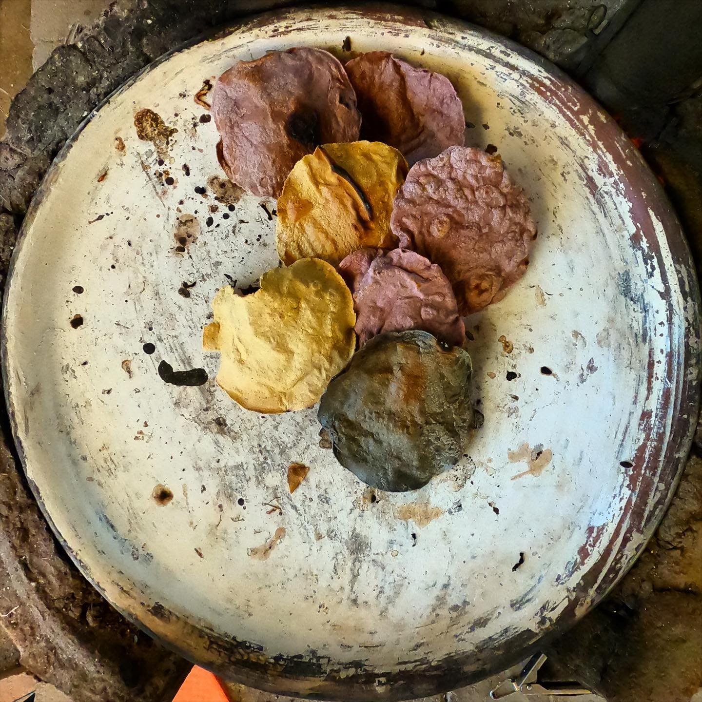 Color hasta en el maíz 🧡💛❤️
.
.
.
.
.
.
#oaxacamexico #vidamexico #travel #travelphotography #foodie #foodporn #tortillas #comal #travelblogger #mexicolors #mextagram #mexigers