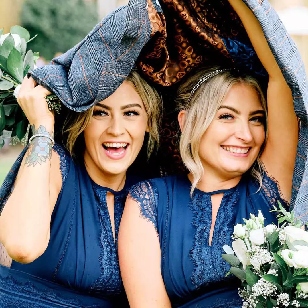 Rainy day bridesmaids #weddingphotographeruk #weddings #documentaryweddingphotography #bridesmaids #reportageweddingphotography #bestweddingphotographers #findaweddingphotographer #gettingmarried #hitched #marriage #weddinglook #weddingplanner #franceweddingphotographer