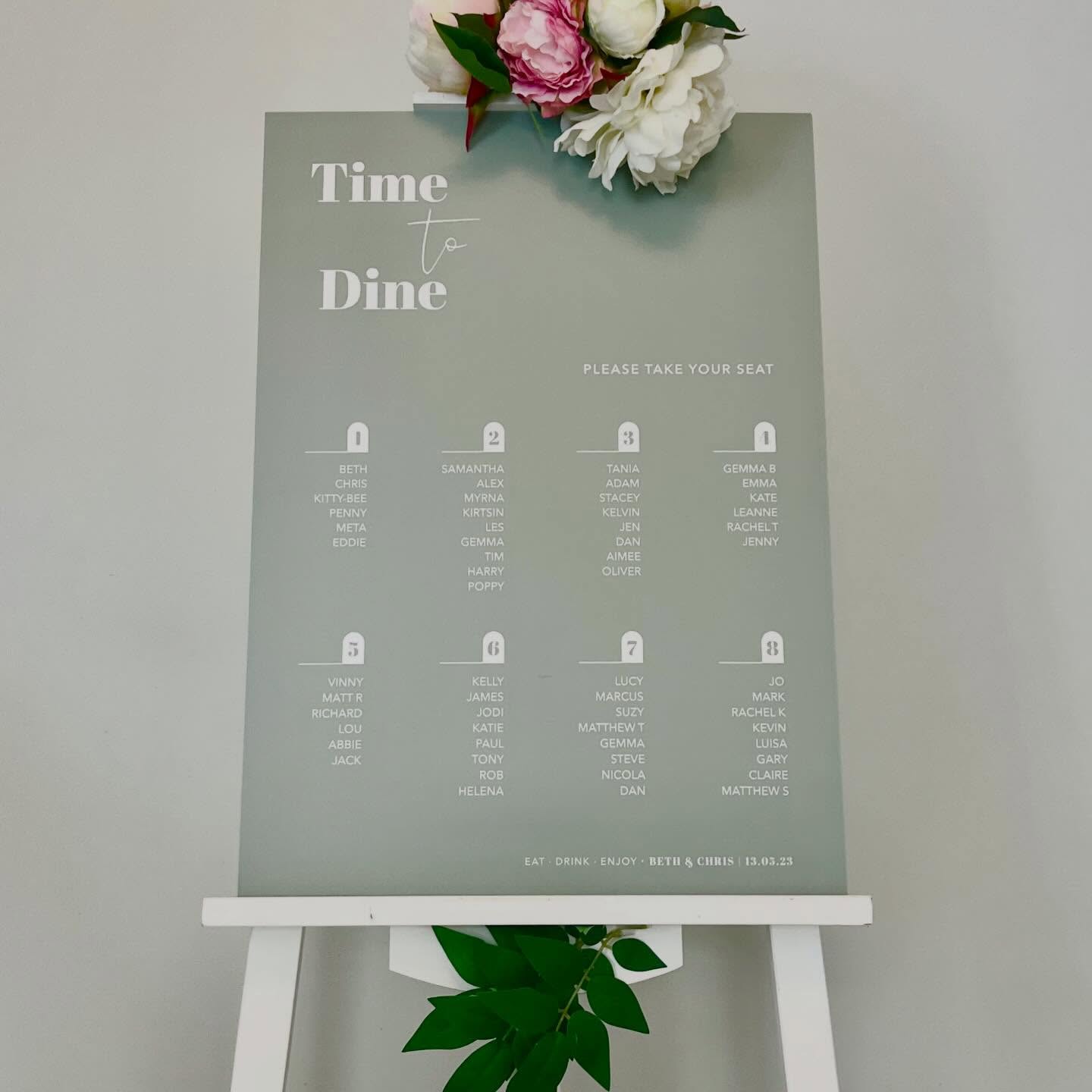 TIME TO DINE // Create a seamless wedding experience with our table plan signs, suitable for individual or banquet tables, with various layouts and numbering or naming options.
#tableplan #tableseating #weddingstationery #westsussex #iamcwdesign