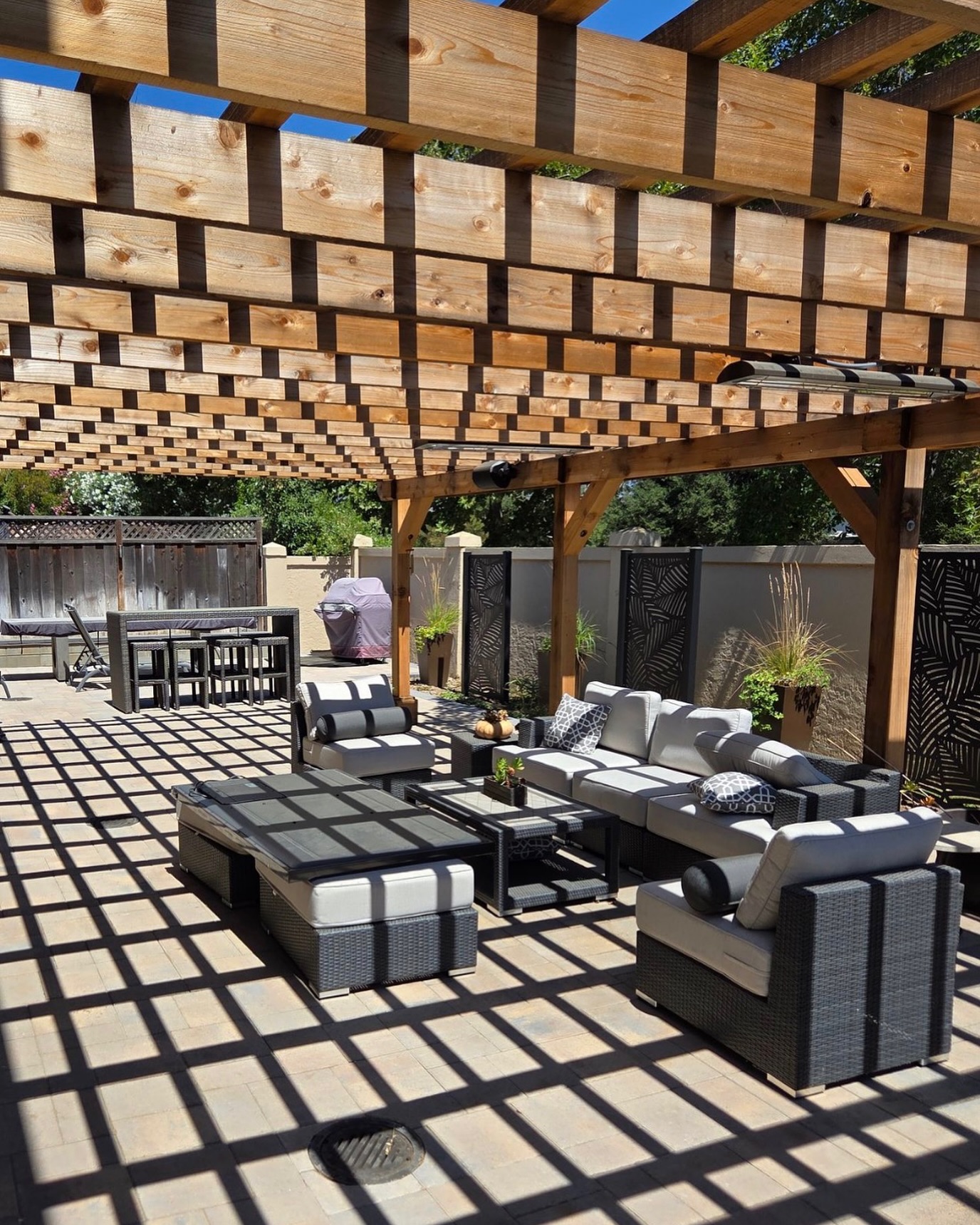 Sorry Groundhog… we’re already thinking of summer 😎🌴 Start preparing your backyard now and thank yourself later!
@craftbuildersconstruction