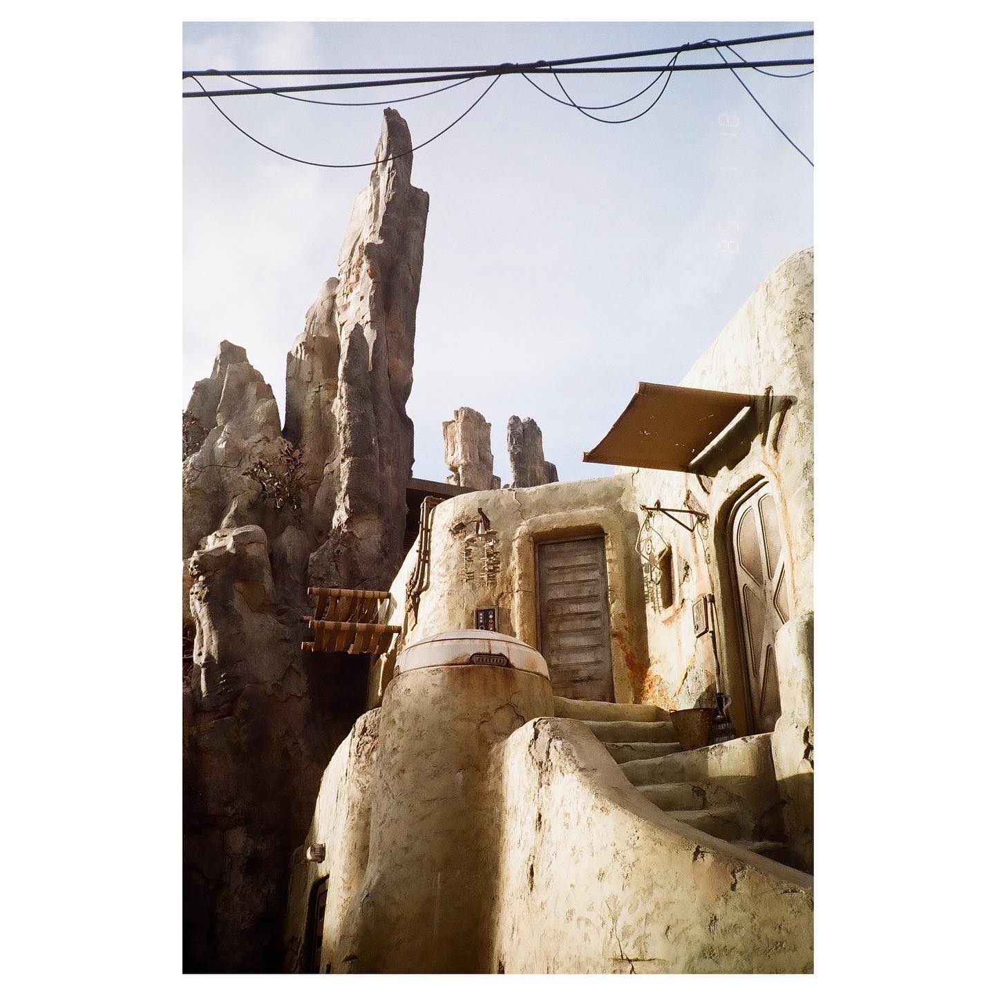 On Batuu
📷: canon sureshot supreme quartz date / fuji 200
#autoboy3qd #35mm #canon #canonsureshotsupreme #fuji200 #fuji #fujicolorc200