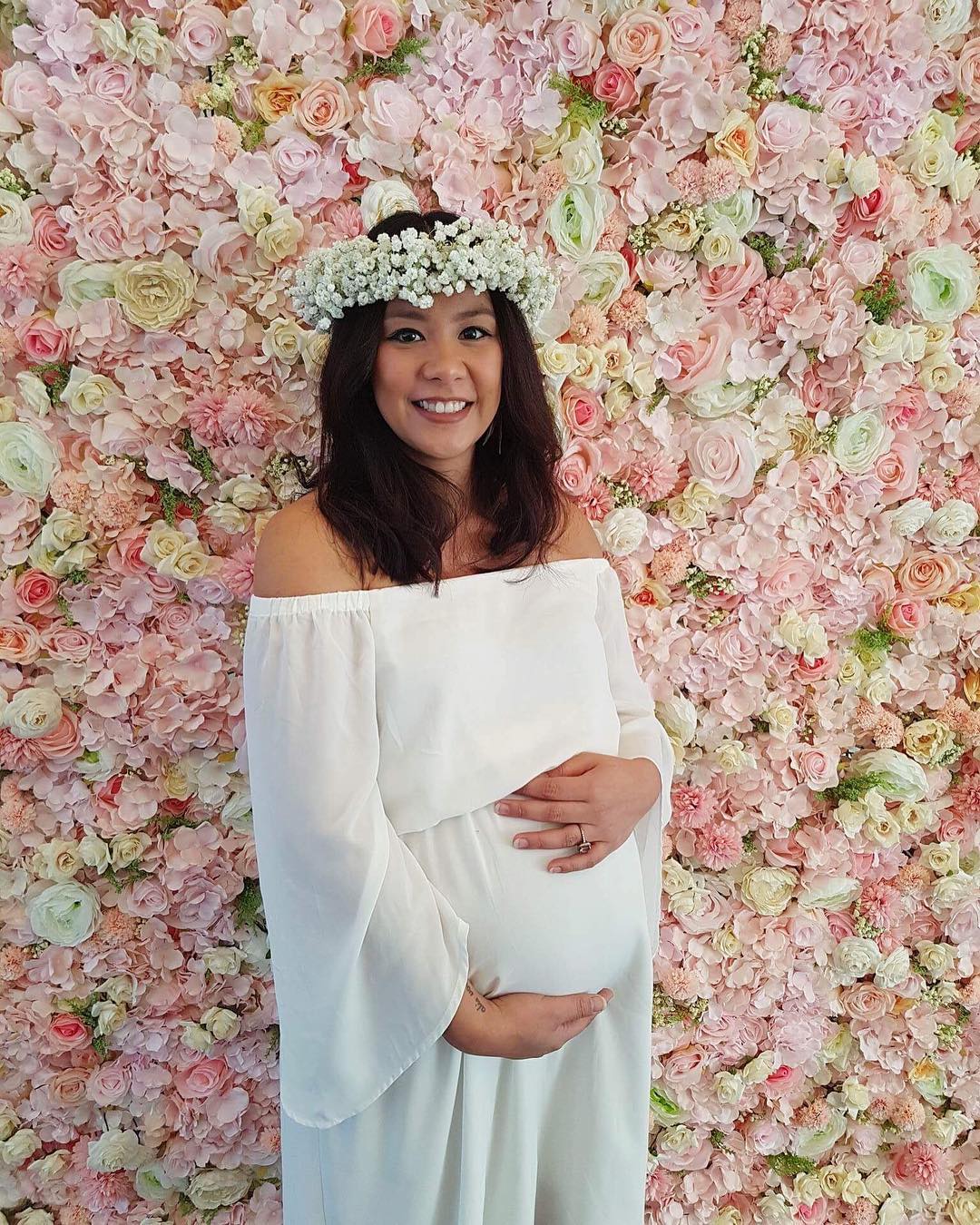 Baby Roberto's celebrations 🎉 💕Flower wall by @openairphotoboothau Flower crown by @floralassembly