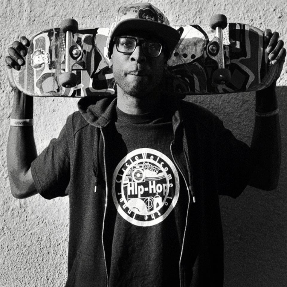 MEET NDILO 🐘
Ndiloma Musa is a hip hop head with a passion for creative storytelling and expression. As a hip hop head growing up, Ndilo discovered his lane as a narrator of the times he saw. This discovery paired with his natural ability to connect through Art made his transition into the clothing world a smooth and meaningful slide. This is our founder.
#WELCOMETOTHEHERD
#Explore #DifferentDialects #Clothing #Brand #Afoundersstory #AfroIntellect #Urban #Hiphop #Skate #AficionadoFlow