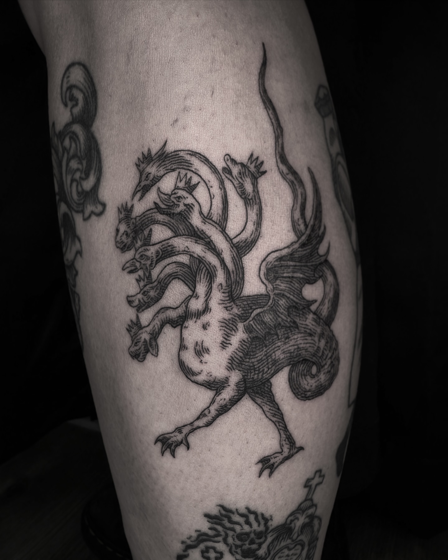 • HYDRA •
Thanks for stopping by the studio to get inked Lauren!
.
.
.
.
.
#tattoo #tattoos #tattooer #utahtattooartist #slctattoos #ink #blackwork #blackworkers #slcartist #etching #etchingtattoo #engravingtattoo #engraverstattoo #woodcuttattoo #finelinetattoo #slcart #hydra #dragon