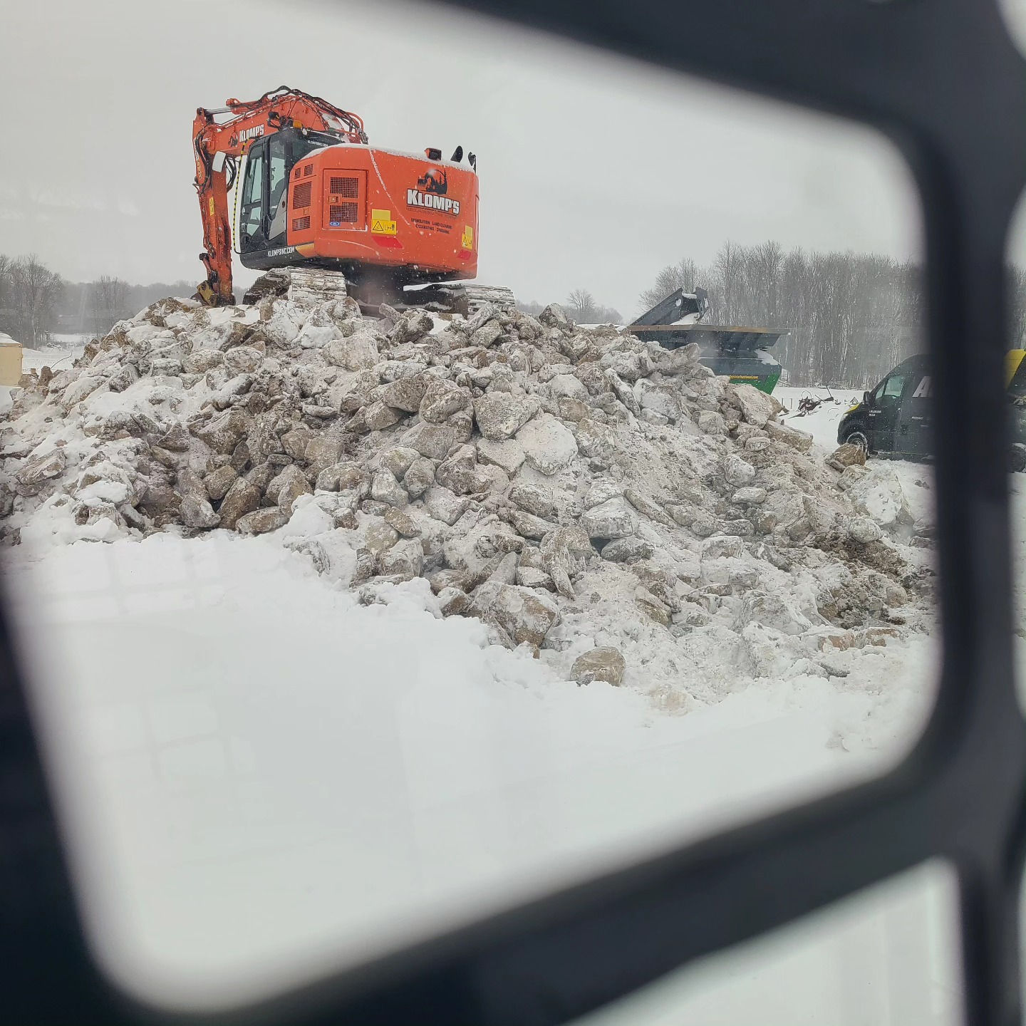 Thankful for heated cabs this time of year. #concretecrushing #concrete #crushing #demolition #Klompsinc #klomps #hitachi #crusher #recycledconcrete #recycle