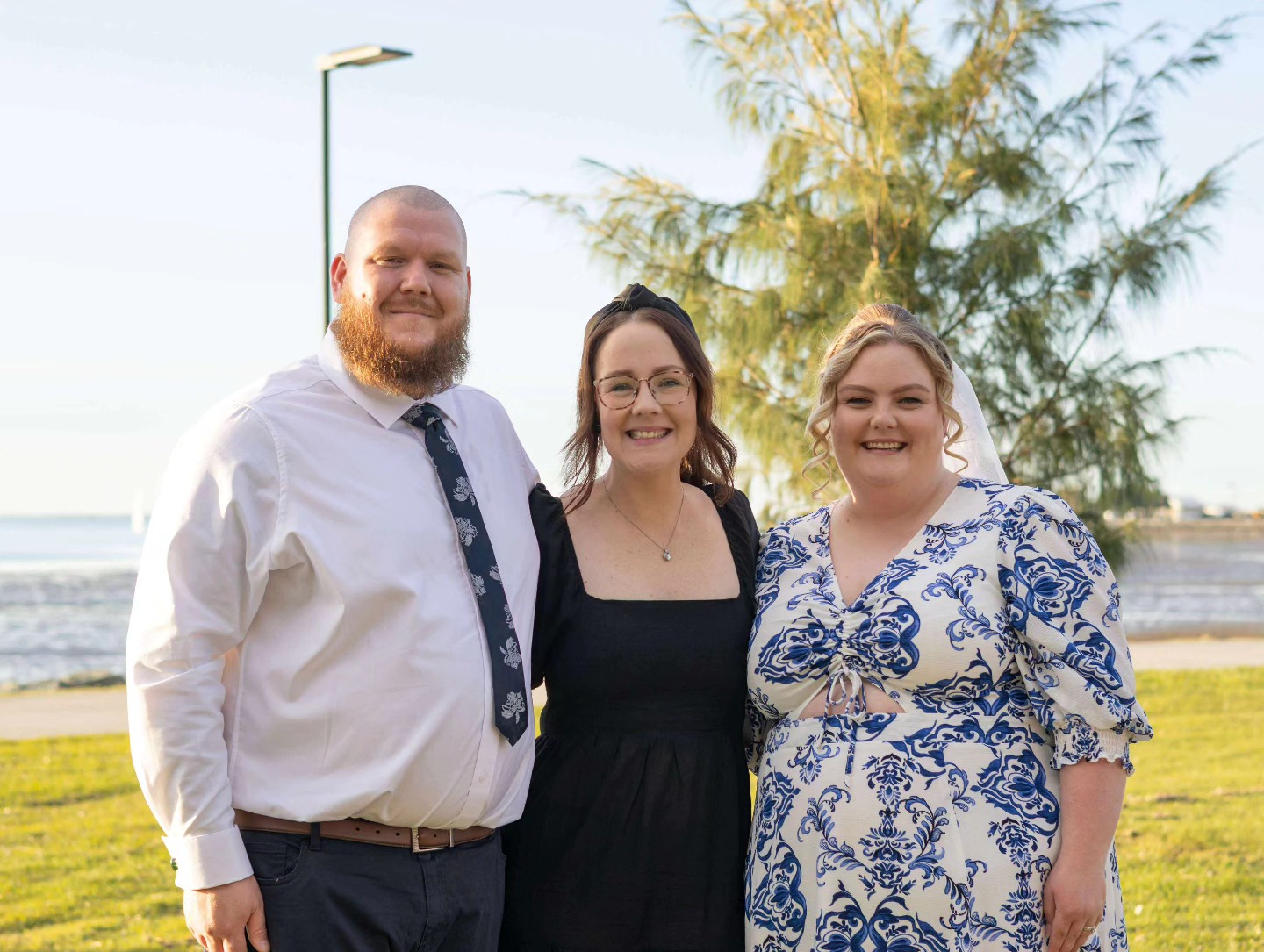 ✨ ELOPEMENT ✨
(noun)
A stripped-back, intimate wedding where the focus is purely on love.
Surprise! Jamie and Peter are MARRIED! 💍
These two tied the knot in a beautiful secret elopement by the water at Newport. Beautiful vows, a few Harry Potter and Hulk references, a bit of Dungeons and Dragons, and the talented lens of @anj.photography1