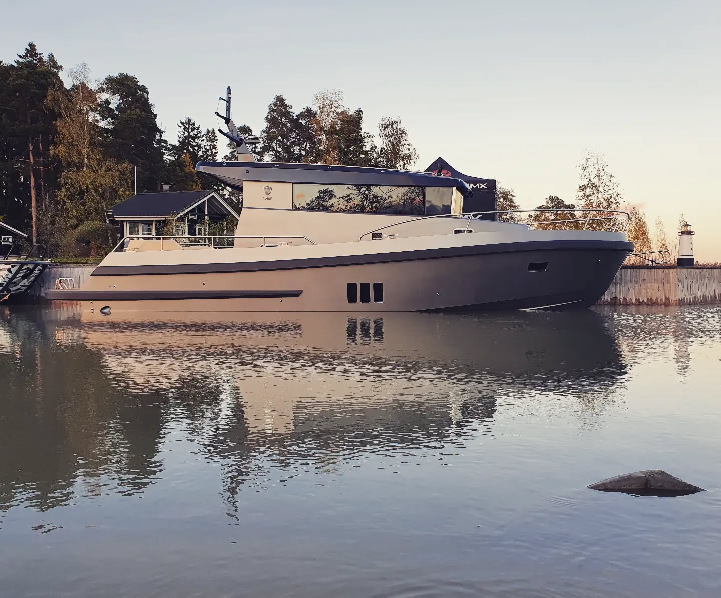 - Brizo Yachts BY42 -
📸 @brizoyachts
#brizoyachts #brizo #aluminiumboat #aluminumyacht #fastyacht #volvopenta #mercurymarine #garmin #luxurytoys #luxuryyachts #monaco #cannes #mediterranlifestyle #bigtoys #bigboystoys #gentlemanschoice #gentlemansride #madeinfinland