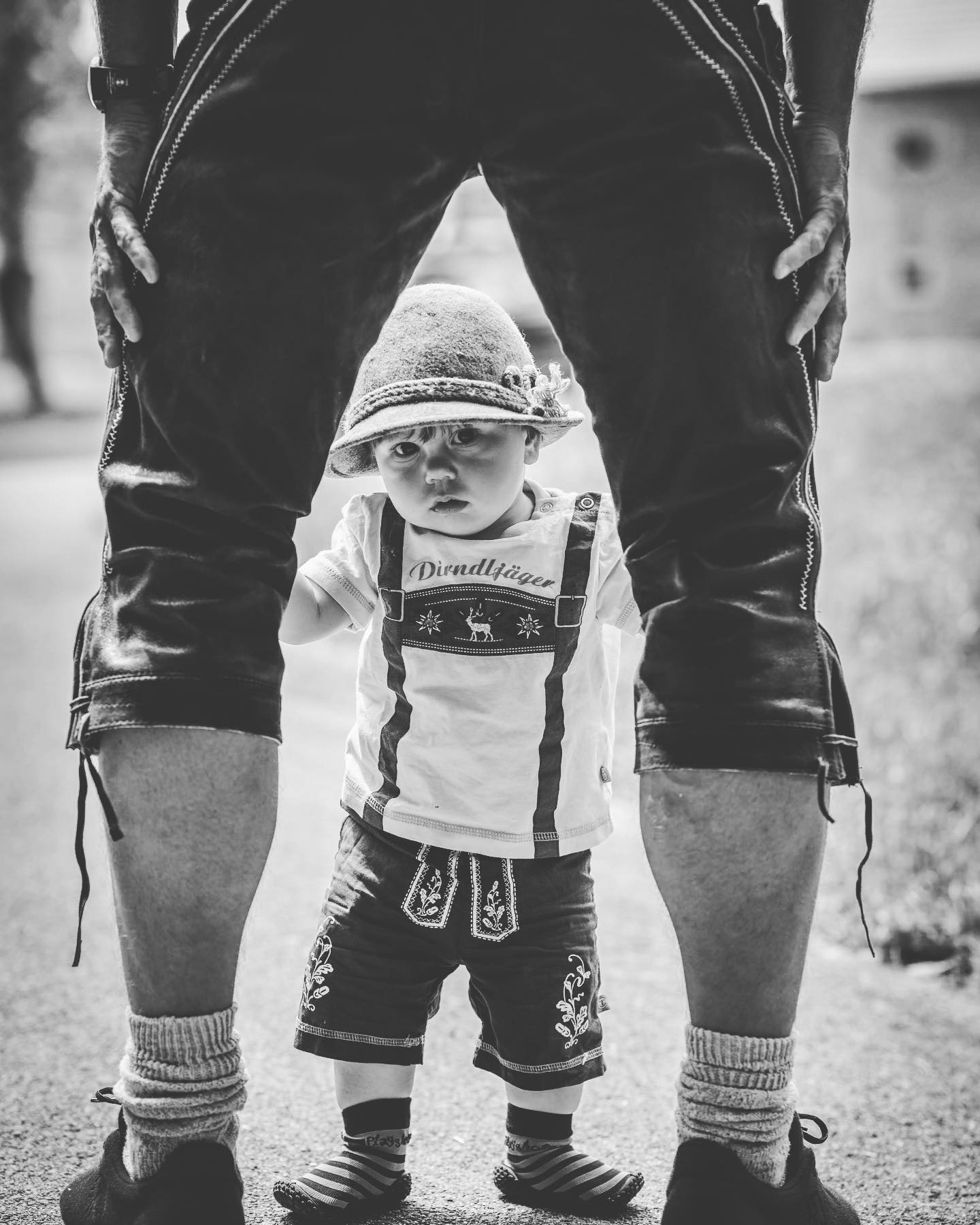 Some of the greatest pictures you can not plan. Especially with kids. But once you catch it, you know this probably one of the cutest moments of this wedding. Have a look yourself! I wish you all a great Friday and a wonderful weekend soon.