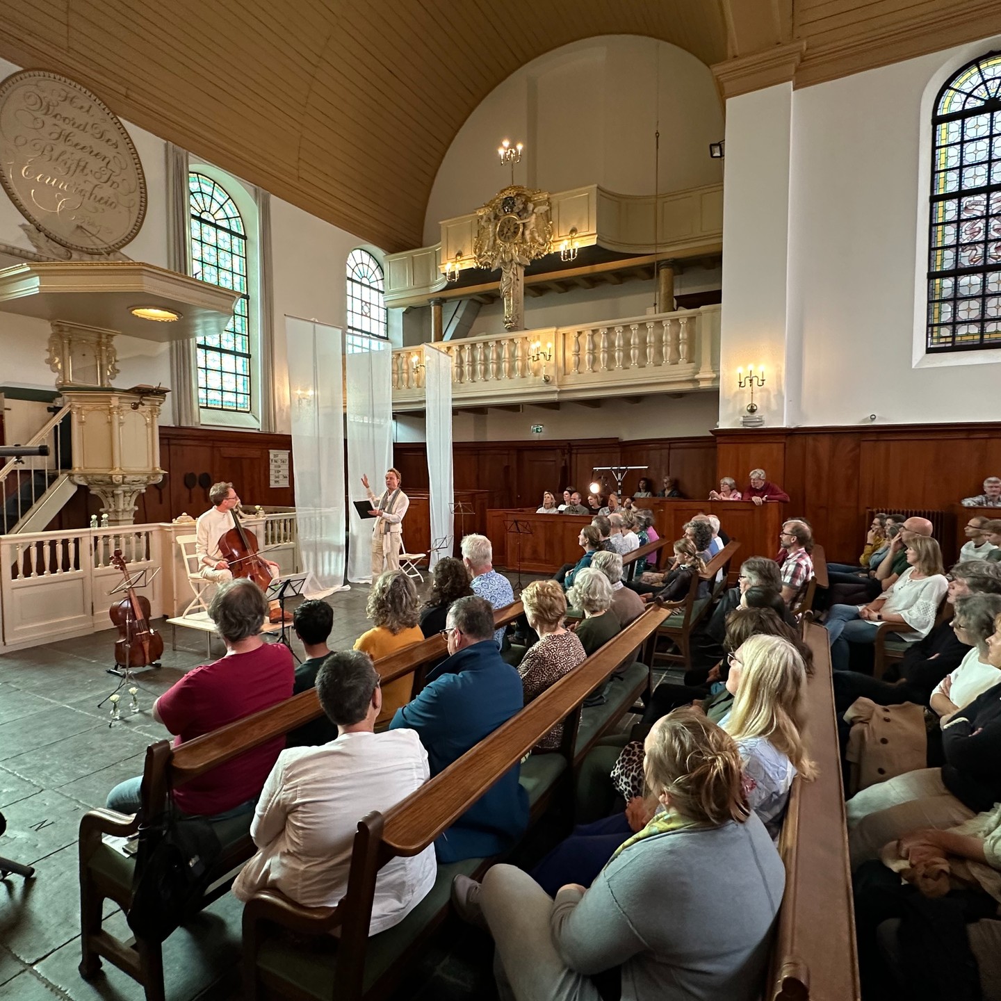 Dat was een fijne in Utrecht. Dank jullie wel voor de gastvrije ontvangst. Veel zin in ZWOLLE, DELFT en ENSCHEDE.
tickets: link in bio of www.bachluther.nl
#TheaterVanDeHeelheid #LutherseKerkUtrecht #Theater #Utrecht #BeleefHetMetOns #BachLuther #LutherseGemeente #LutherseKerk #Voorstelling #Heelheid #UniekeErvaring #UtrechtEvents #TheaterInUtrecht #MuziekTheater #CultuurInUtrecht #EvenementenInUtrecht #SamenUit #TheaterBeleving #VriendenUitnodigen #TicketsBeschikbaar #UtrechtCultuur #CultureleErvaring
@luthersamsterdam @luthersegemeentearnhem @theaterinsblau @stadsgehoorzaalkampen
@luthers_zwolle @lutherse_kerk_denhaag