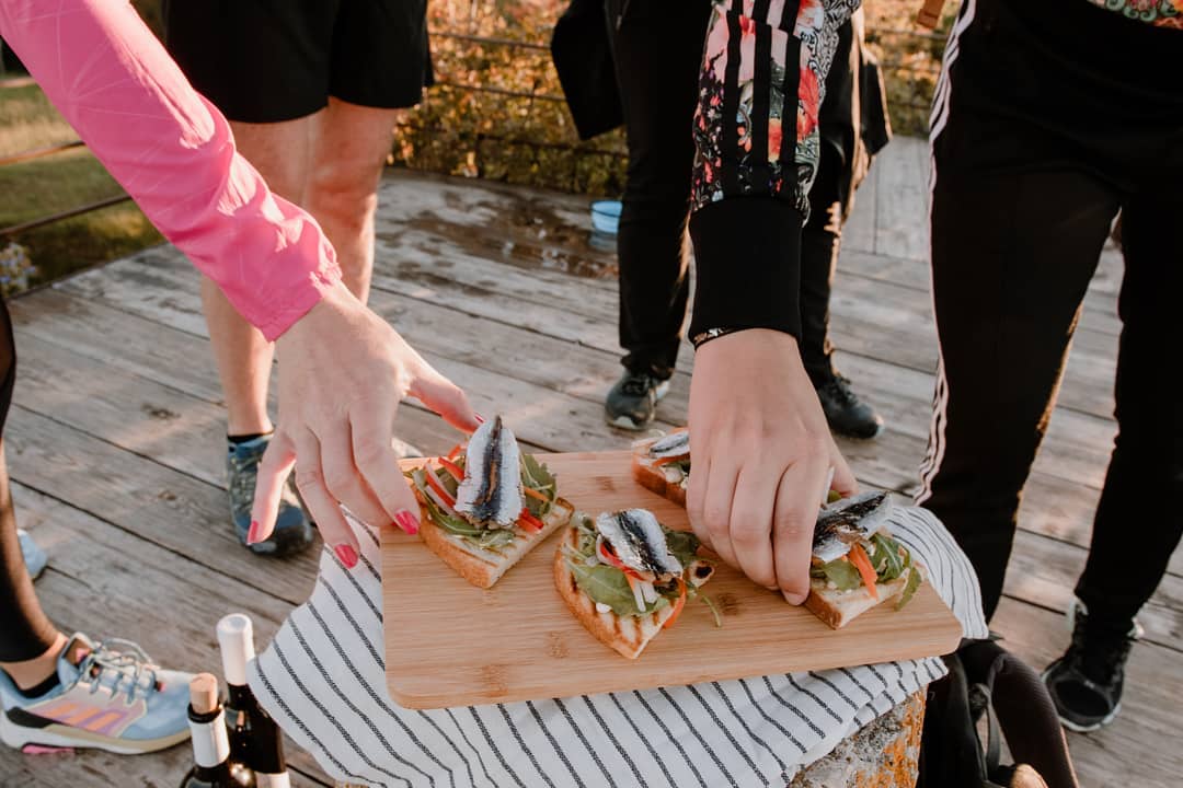 You don't need a silver fork to eat good food! 😜
Book your place on time.
Everyday at 6.30pm 🥰🥰