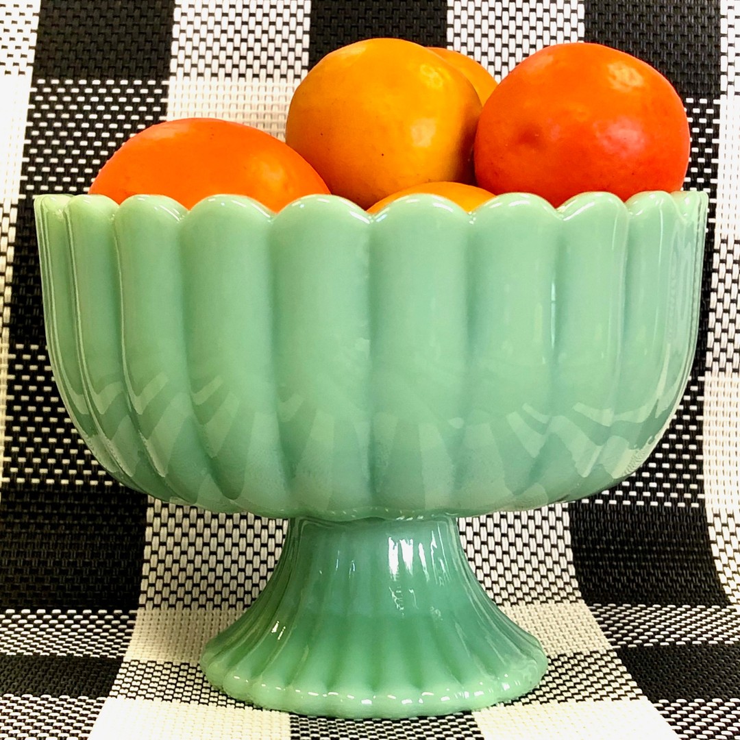 We love bowls of all shapes and sizes! This week all bowls are 25% off!
In store only.
#shoplocal #ShopSmall #kitchenware #southportindiana #indianapolis #garfieldparkindy #bowls #chairfullofbowlies