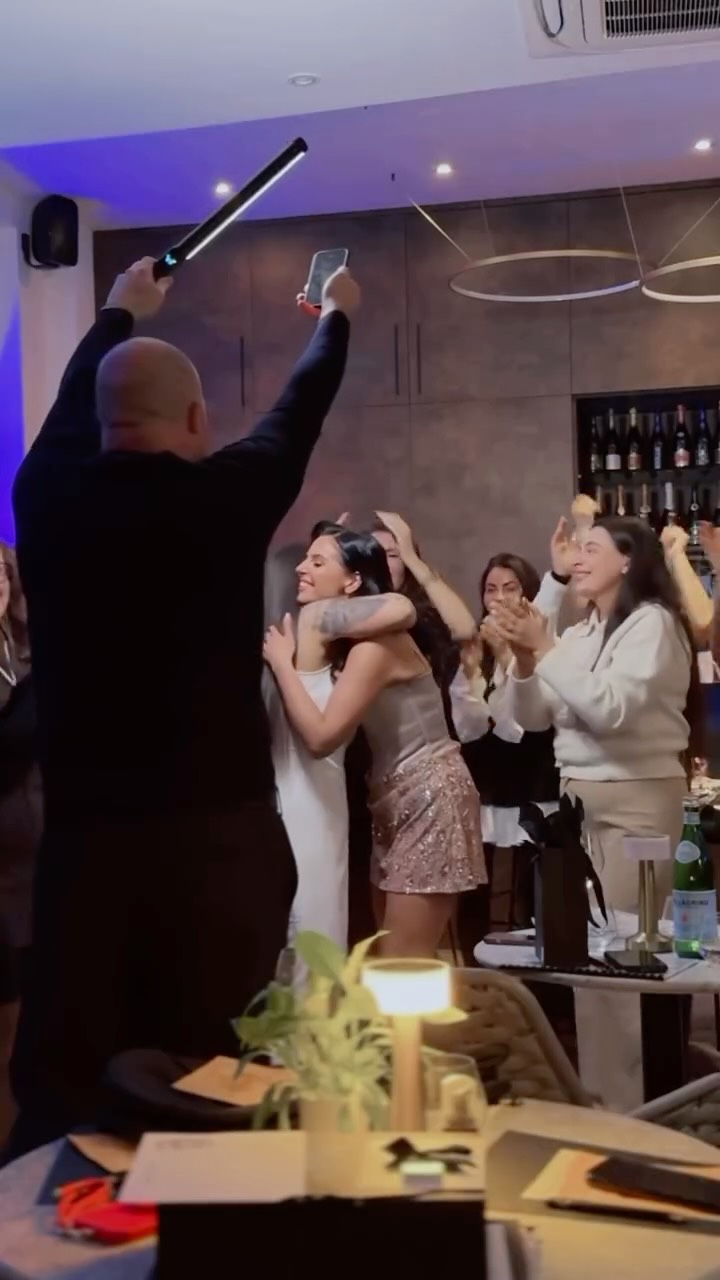 Photo time 📸✨
Backstage moments.
Laughs.
Dancing.
And a lot of Macarena energy 💃😂
This is what GlowFest is about: memories, fun and feeling comfortable together 🤙🤙🤙
Official announcement 🚨
The Macarena is now the official GlowFest dance.
We’re dancing it at every meet, no excuses.
Be ready 🔥
#glowfest #glowfest2026 #glowfestlondon2026 #spraytanevent #spraytancommunitygroup