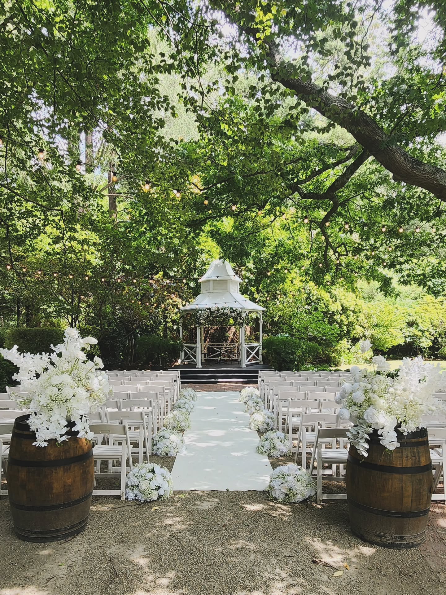 A soft white ceremony with baby’s breath, a white aisle runner and floral entrances, all thoughtfully designed to be repurposed into the reception later in the day. The florals move with the celebration and carry the story through, from ceremony to reception.
Thank you Ellie and Jack for trusting me with your wedding flowers and styling. It was a pleasure bringing this day together for you.
If you are planning a wedding and want florals that work beautifully across the entire day, you are always welcome to get in touch.
#poetslanewedding #melbourneweddings #weddingceremonystyling #weddingstylistmelbourne #babysbreathwedding
Bride: @ellcarey_
Groom: @jackcareey
Venue: @Poetslane
Reception: @nathaniasprings
Photographer photo 2, 4 ,6
@countrymilephotographyaus
Aisle runner: @angelsfloralevent
@kimberleymooremedia
Celebrant: @marriedbygeorgia
Hair: @harymay_bridal
Makeup: @melissadmakeup
Dress: @littleparis.couture
Faux flowers, styling, concept, candles @decodays