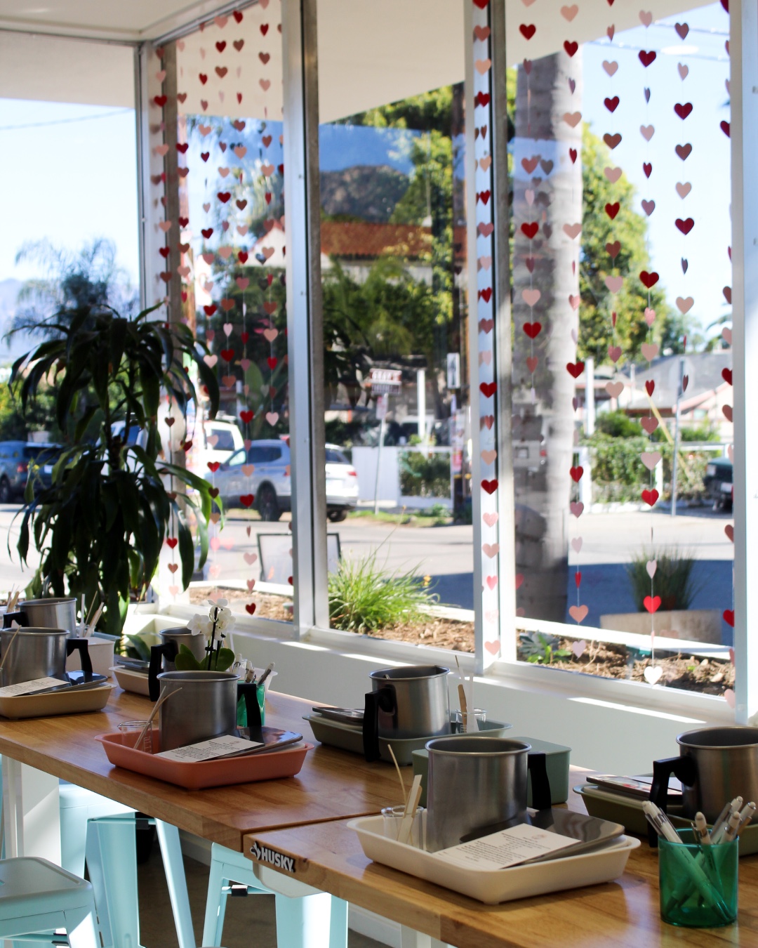 Happy February 💘
We have a month filled with fun events, and we hope to see you here soon!
💕 Friday, Feb. 6th - Galentine's Calligraphy Workshop presented by @Sorelle_sb
💕 Friday, Feb. 13th - Galentine's Pour Party (21+)
💕 Friday, Feb. 20th - Clay Mask Workshop presented by @Sorelle_sb
💕 Wednesday, Feb. 25th - Monthly Refill Day
Visit the link in our bio to learn more and purchase tickets!