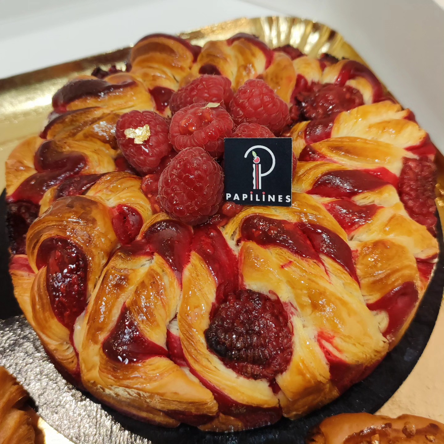 #patefeuilleteelevee #framboises #yummy #instafood #pastry #tarn #albi #petitdejeuner #viennoiseries
www.papilines.com 06 19 52 97 10