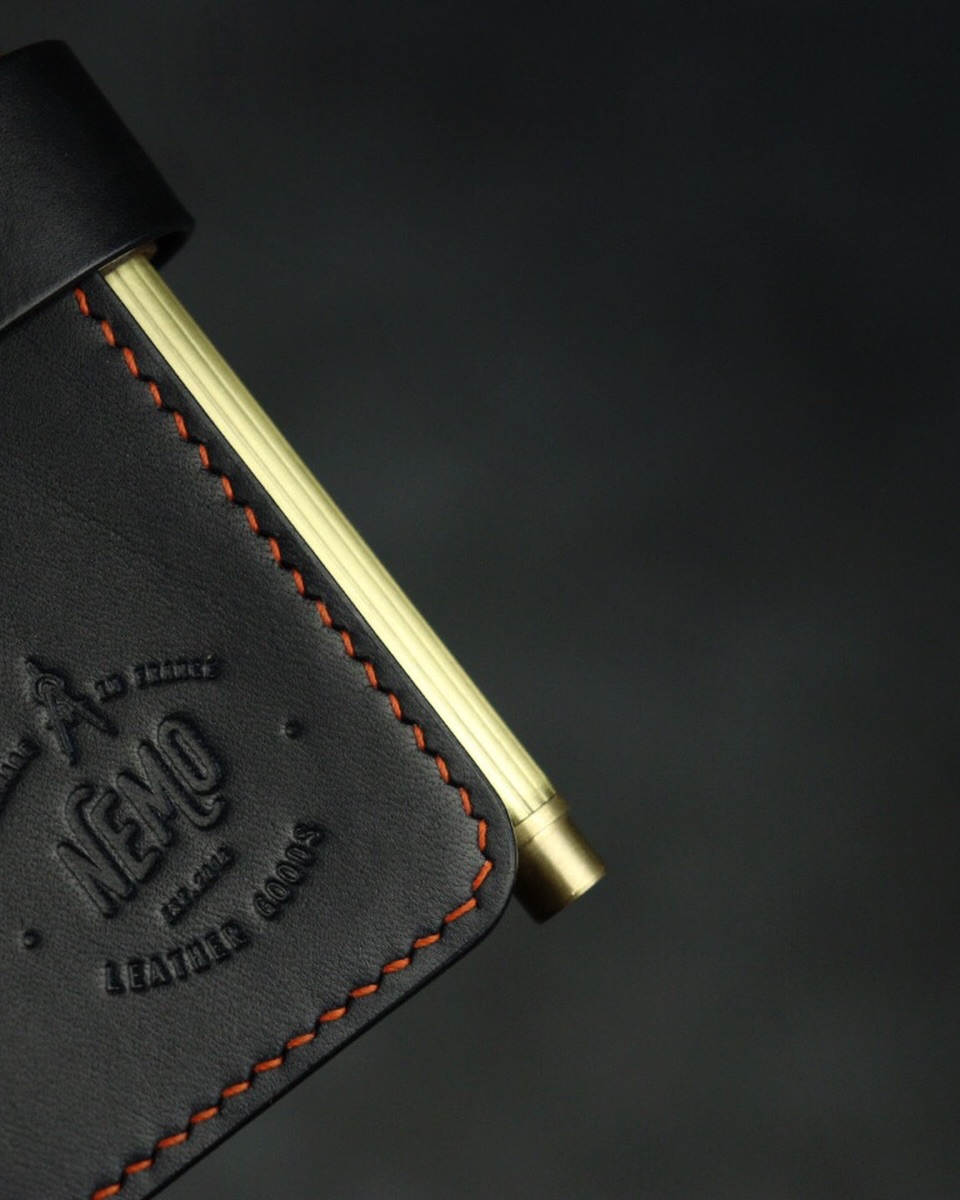 The art of saddle stitching
#leatherjournal #saddlestitch #travelersjournal #leatherjournalcover