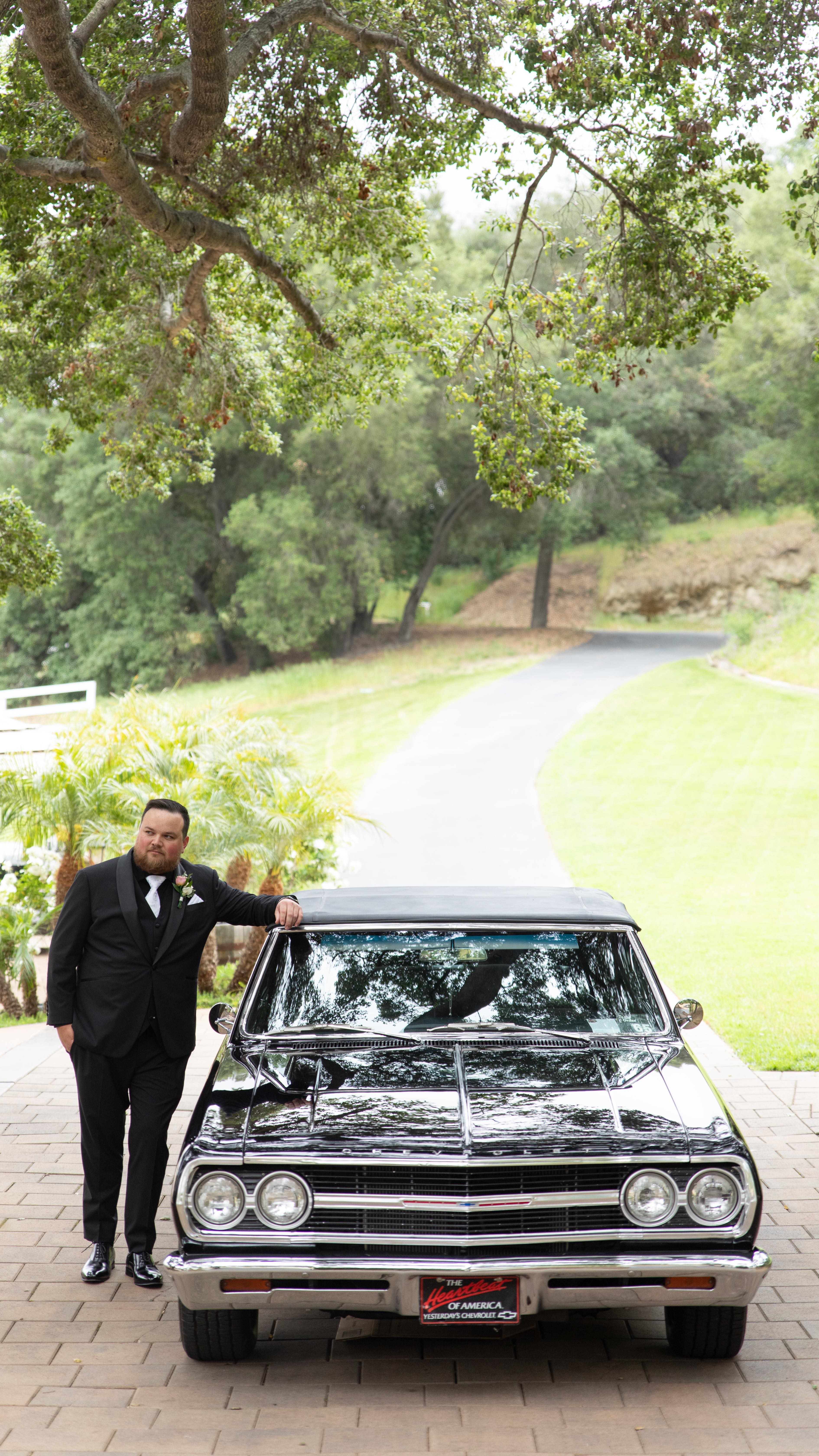 Love watching our grooms enjoy these special moments before they say “I do”! 🍻
Venue and coordination @circleoakranchweddings
Photos by @alexandjanaphoto
#wedding #weddingday #weddingvenue #socalweddingvenue #temeculaweddingvenue