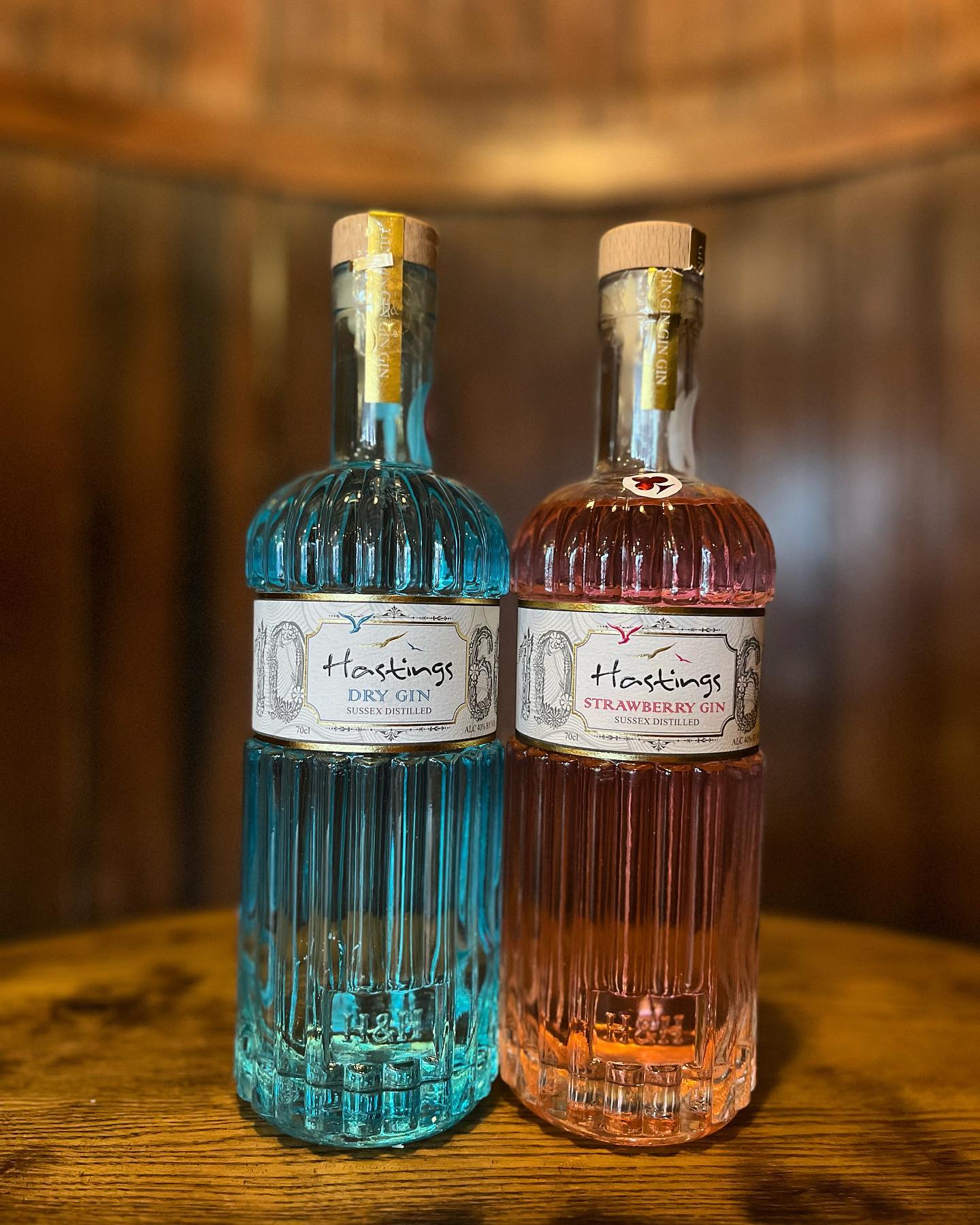 New gin!
@hastings1066gin Dry & strawberry now in stock on the bar 😍
#newgin #gin #hastingsgin #strawberry #flavouredgin #bar #pub #gintonic #lewes #lewespub #visitlewes #harveyspub #harveystap