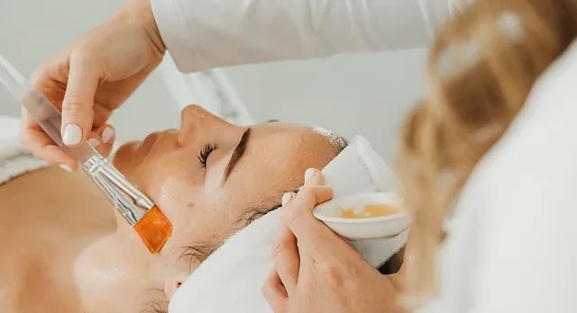 If you haven't had a facial at Treat in the last year, here's what is included in my ever-evolving custom facial:
The ultimate combination of relaxation and state-of-the-art modalities to stimulate collagen, brighten and tighten the skin. Itβs a truly integrative facial experience, creating inner bliss and outer radiance.
Hydradermabrasion for gentle and effective skin rejuvenation. It exfoliates while infusing hydration, resulting in improved texture, reduced fine lines, and a glowing complexion.
Microcurrent is used to stimulate the facial muscles, which can help tighten, lift, and tone them. Radiofrequency is another technique I use to stimulate collagen production within the tissues of the skin. Increased collagen improves skin elasticity and firmness.
LED light therapy to both tighten and brighten the skin. Different light wavelengths target specific concerns such as fine lines, acne, wrinkles, and uneven skin tone.
Lymphatic drainage massage and rose quartz crystals to reduces puffiness and promote healthy circulation, leading to clearer skin and a smoother texture. This gentle technique helps in minimizing fine lines, aids in preventing breakouts, and feels amazing.
To lock everything in oxygen therapy is incorporated into the end of the facial to plump, hydrate, and nourish the skin. Helping to improve the overall appearance, pore size and texture.
#Skincare #HealthySkin #Ayurveda
#GlowingSkin #FacialTreatment
#BeautyTreatments #Bliss #SkincareRoutine #SkinLove