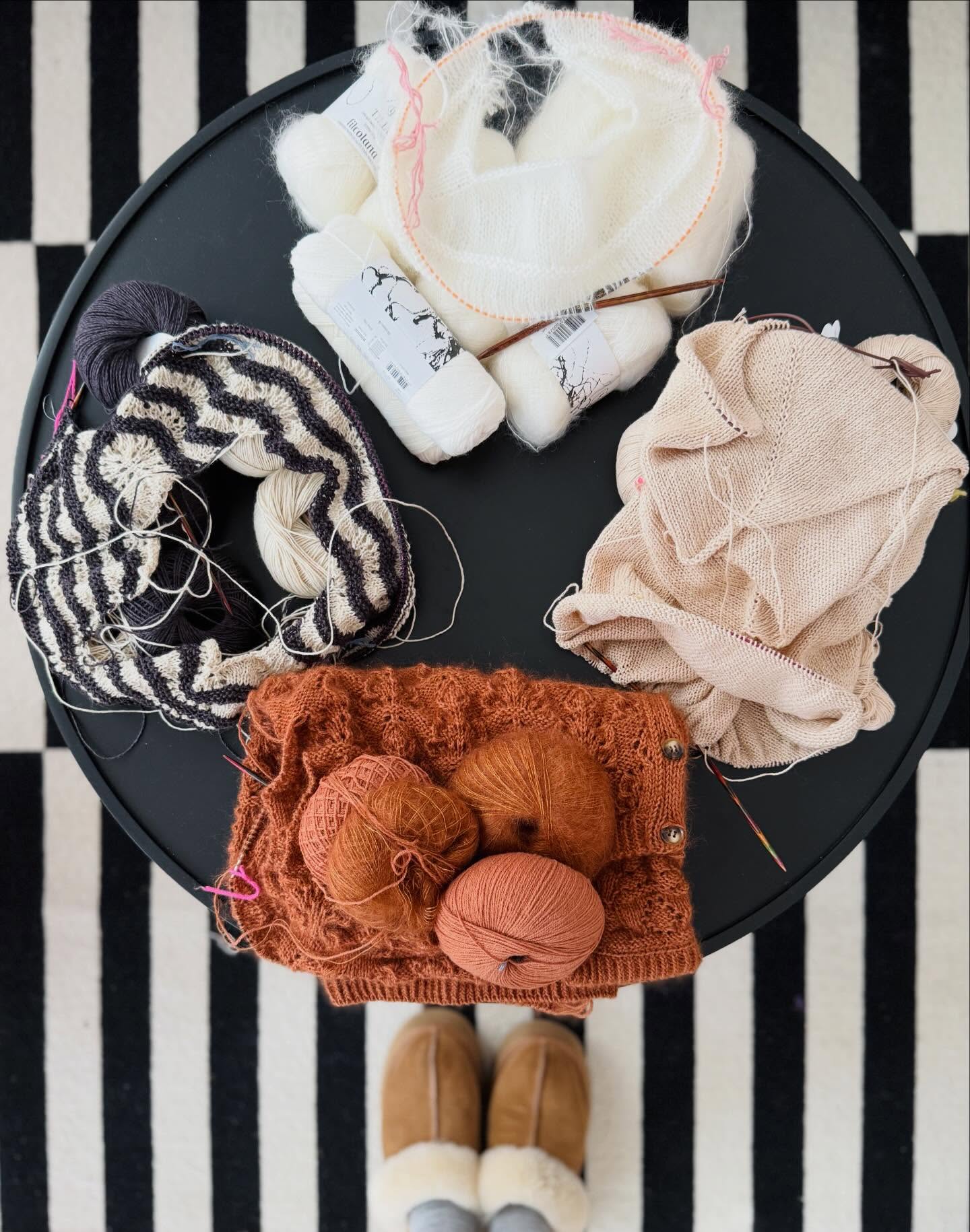 A knitwear designer on holiday ☀️ It’s always tough for me to decide which projects I will take with me when leaving for holidays 😇 Mostly, I am way too optimistic concerning my knitting time during vacations, but I think this time my plans are quite realistic:
.
- Camille Dress Summer Edition: I will work on the stockinette stitch skirt during the long car ride - I hope to have reached the knees when we will be returned 🥰
- Pierre Cardigan: 1 1/2 half sleeves are left - totally doable 🔥
- Another summer project, the Jean Set! I wanted finish the crop top - and I am close to join to the round! So I am looking forward to work around 17-18 cm in the round and to attach all the I-cord edgings, definitely doable as well 👌
- Last but not least, I brought something new just for the joy of working on something new, because I am on holiday ☺️🥰
.
If you are now curious and want to learn more about the projects I am currently working on: I just uploaded a new episode of my knitting vlog on my YouTube channel 🥳
.
.
.
Patterns in progress by me
.
Advertising
.
#knitting #knitwear #diy #knittersgonnaknit #nevernotknitting