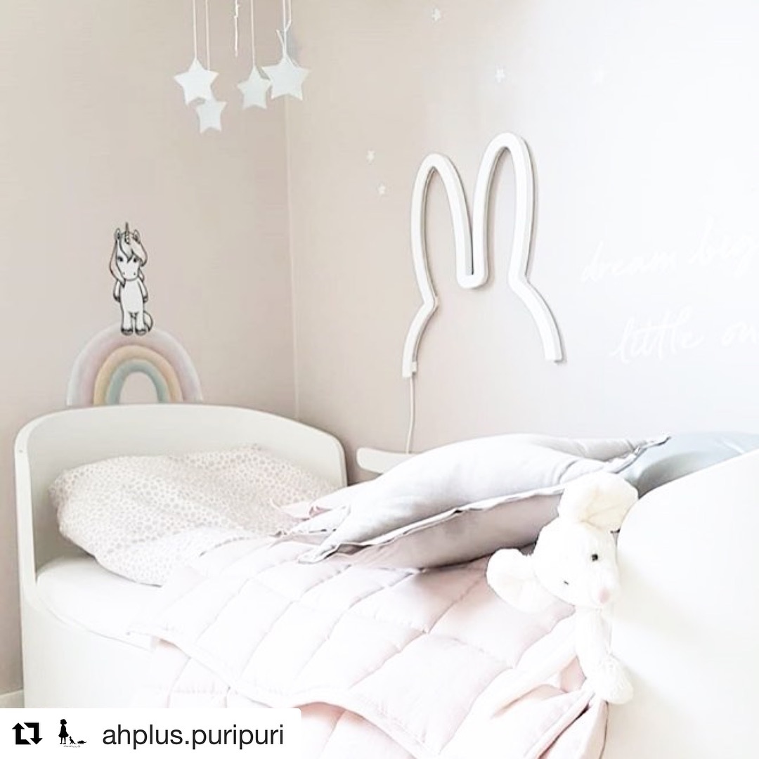 Baby room goals 🍼!! Perfect palette and cute decorations for this baby room
#repost @ahplus.puripuri #ahplus
@rebecca_inspo #atelierpierre #design #decor #babyroom #nursery #adandmore #miffylamp #miffy