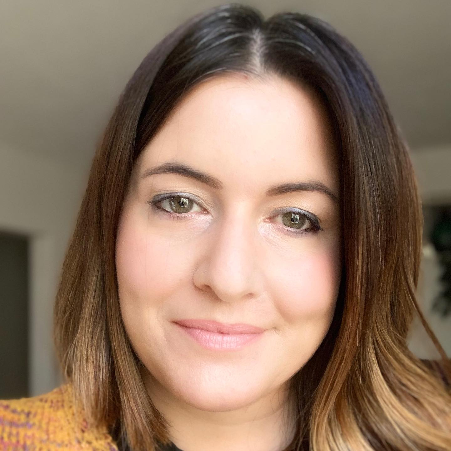 Enjoy being yourself and youāll feel no need to copy others...š
Happy Friday everyone! Here I am wearing make up- a strange phenomenon these days I have to say. š
Enjoying and appreciating yourself and your skills can be so hard at times. When making the leap to freelance at the end of 2019 I had a massive crisis of confidence. I doubted my experience, I was afraid of failing so much that I couldnāt move forward and my self esteem was at an all time low. I found myself taking courses in stuff I already knew, reading books on topics I already had a fair bit of knowledge on and watching and following anyone using #freelancemarketing.
Some of it might have been helpful in a reassuring way. But comparing myself to others definitely wasnāt. So much of what we see on social is bullsh*t as we know. No one has magically become successful without putting in lots of hard work.
Iām still working really hard on myself and my business (and a big thank you to my family, friends and professional coach @tessaohara_ ), both are, after all, a full time job! The important thing is Iām beginning to have faith in myself again. Which means I feel more confident saying yes to opportunities where I might not have ALL the answers, but I know I am intelligent enough to work some of that out as I go.
So for anyone on this road of freelance fun/agony- you are not alone. Keep going, have a little faith in your abilities. We can do this.ššš
Now, is it wine oāclock yet? š·