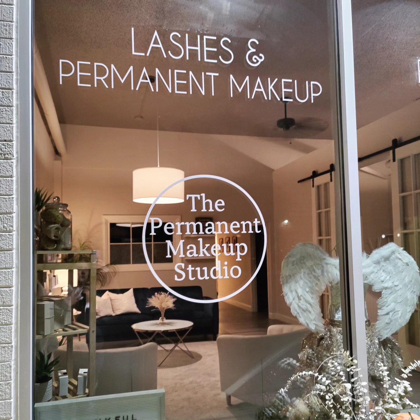 Thank you @pureskinandcompany for making me feel so welcomed! This was a big jump for me and my business and I'm so glad I did it! 🤗
#newlocation #eatoncolorado #newyearnewlook #supportsmallbusiness