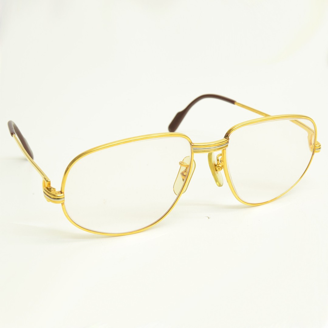 Vintage Cartier frames, helping you see the fashion world clean and clear.
#designer #fashion #authentic #secondhand #secondhandfashion #vintage #sunglasses #cartier #glasses #eyeglasses #frames