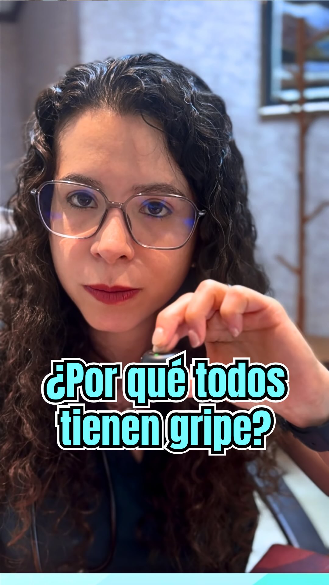 La temporada invernal aún no termina y las infecciones respiratorias siguen circulando.
En estas semanas es común ver más casos porque coinciden varios factores: clima frío, espacios poco ventilados y la circulación simultánea de distintos virus.
La mayoría de estos cuadros no son algo nuevo ni extraordinario, pero sí requieren prevención g atención. Cuidar medidas básicas como la ventilación, la higiene de manos y el uso de cubrebocas en espacios cerrados puede marcar una diferencia real, sobre todo para proteger a quienes tienen mayor riesgo 🩵
#influenza #salud #gripe #medicinainterna