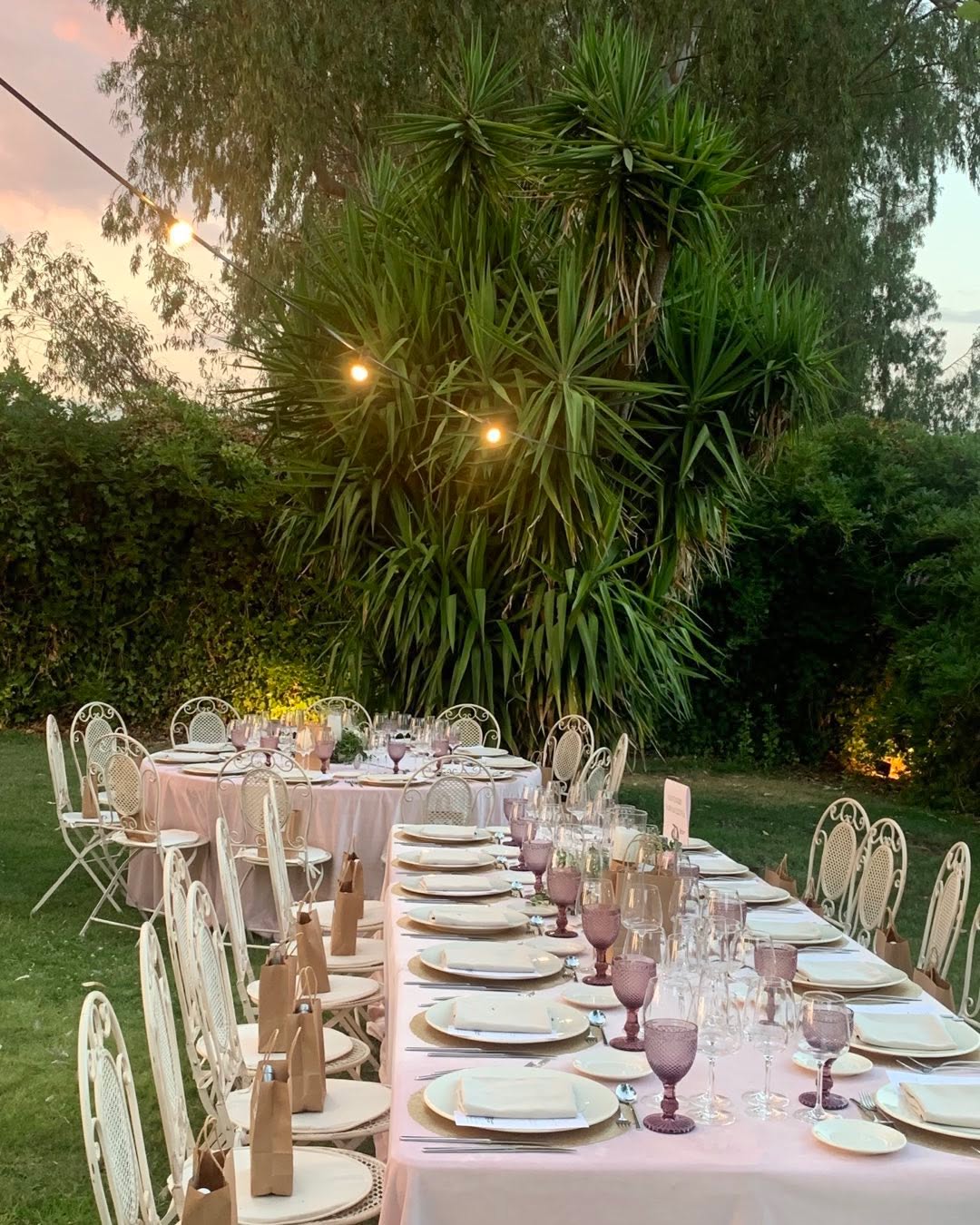Boda A&JC💍
A pocos días para empezar nuestra temporada, recordamos este maravilloso montaje y la luz tan mágica que nos regaló este día 😉.
@guadalquivircatering
@fran.demanuel
@danielvegafotografo
@songdeluxe
@santa_catalina_events
#fincasparabodas
#bodasrurales
#bodasextremadura
#fincasconencanto
#fincasconhistoria
#cortijosconencanto
#bodascaceres
#bodassierradesanpedro