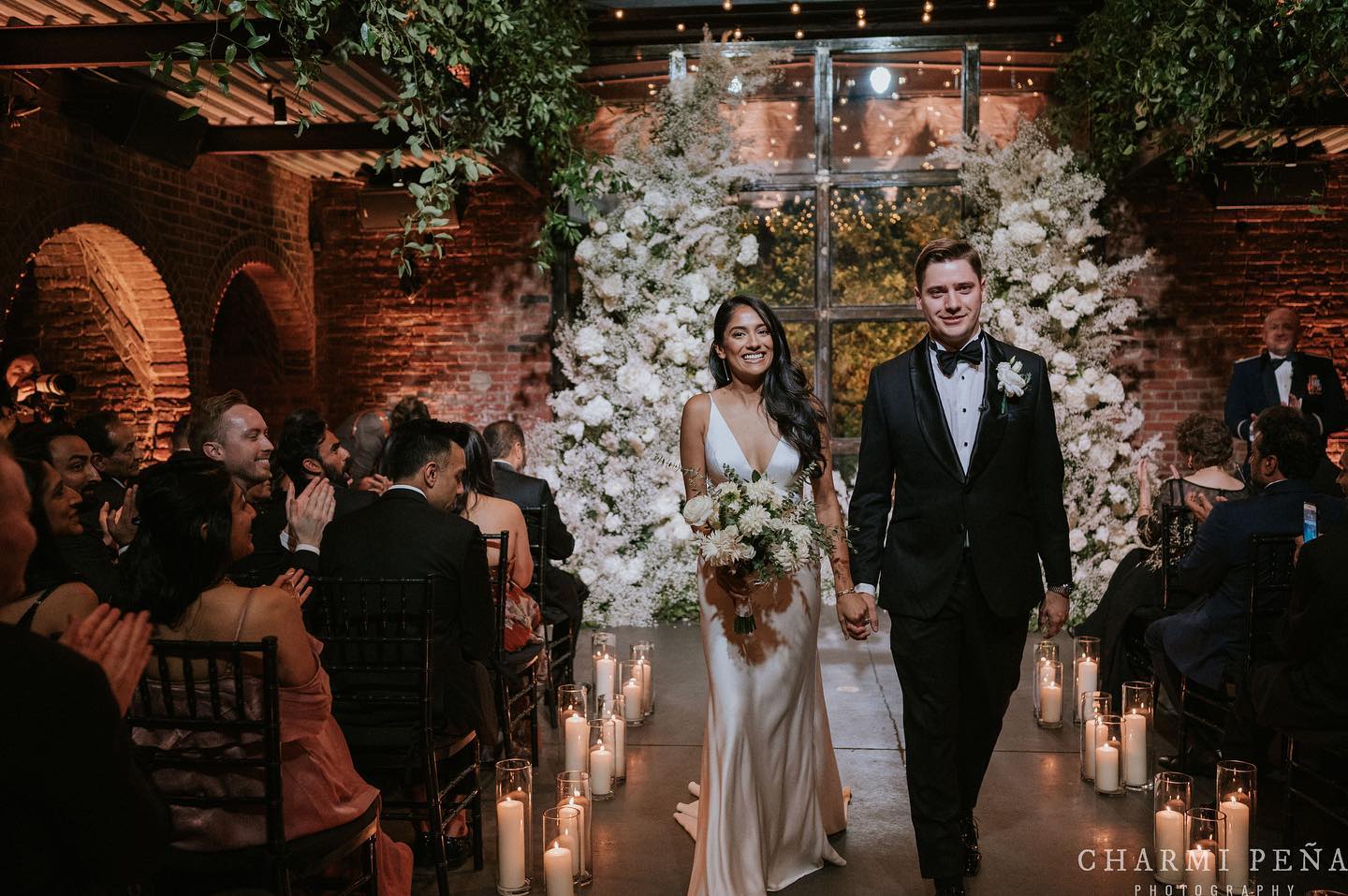 Timeless elegance in motion as this stunning couple walks down the aisle to forever. 🤍
Planning: @preminievents
Decor: @elegant.affairs
Photo: @charmipena
Video: @derekchanfilms
Catering: @chef.anand
Venue: @thefoundrylic
HMU: @bridesbypayaljay
Stationary: @niruandbaku
DJ: @mvpdjs
Mixology: @sage_the_mixologist