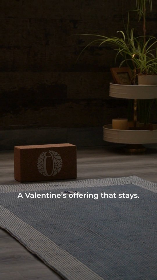 A Valentine’s offering that stays.
Not for a single moment,
but for the days that follow.
For slower evenings.
For deeper breath.
For practices that return, again and again.
Some gifts arrive loudly.
Others arrive gently.
Choose what holds you.
Quiet love lasts longer.
#gifting #valentinesday #yogamats #sustainability #ecofriendlymats