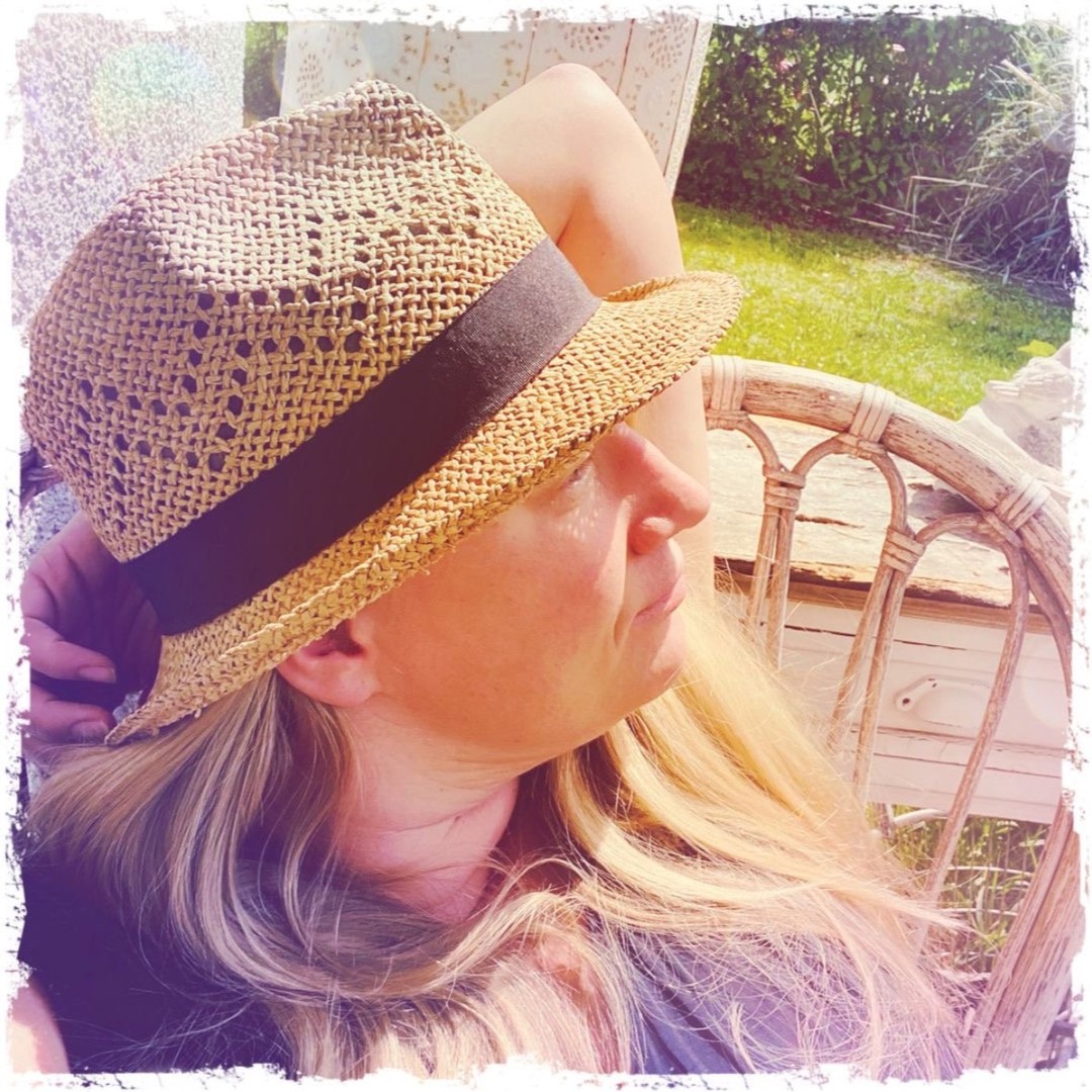 What is the SECRET OF CREATION...
It's not a matter of wanting,
longing, pushing, pulling.
Neither envisioning or
doing everything for it.
IT´S ABOUT BECOMING.
Everything you can feel or think
about, is possible. It already exists.
It will always be a reflection of you.
It´s about becoming and embracing,
what you already are & have always been.
Adapting what's not longer serving you and opening the path for what's awaiting you.
Appreciating your creation everyday.
It's about selfconciousness.
It´s radical selflove.
einfachduselbst.com
#einfachdusebst #webdesign #essenzcoaching #naturallifebalance #worklifebalance #beyourself #stressmanagment #coaching #seminare #empowerment #einfachsein #allesistmöglich #youaredivine
#youaretthefire #dowhatyoulove #getinspired #letitflow #selflove #makeselflovecoolagain #makeselfloveapriority