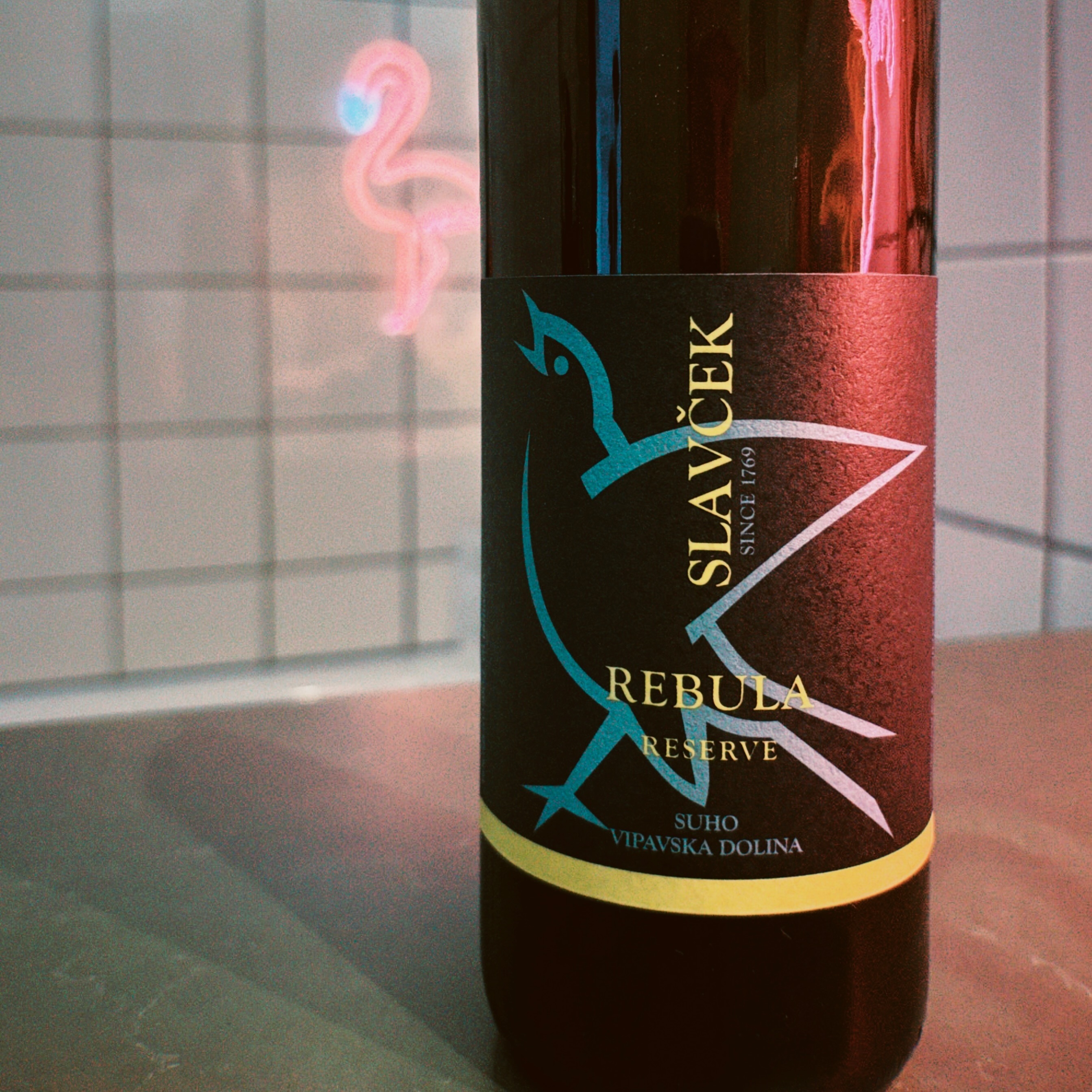 Free as a Bird ๐ชถ
Rebula Reserve 2018, Vipava.
#Slavcek
#naturalwine #rocknbolla #switzerland