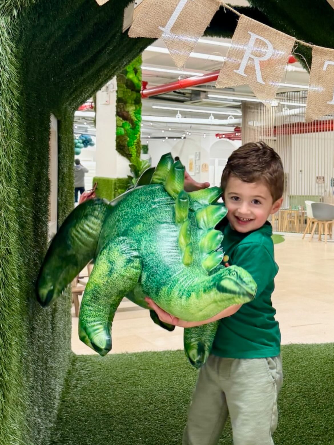 Only took me a month to post but better than 60 million years 🤪🦖🦕 We had a Dino-mite time celebrating our Three-Rex Robert!!! 💚💚💚 Thanks to everyone who stomped by!!! And thanks to @cocoonnyc for making Robert’s party so roarsome! 🦖🦕🥳💚#makemomjokesathing
🏈 Last photo shows real NFL promise @dallascowboys