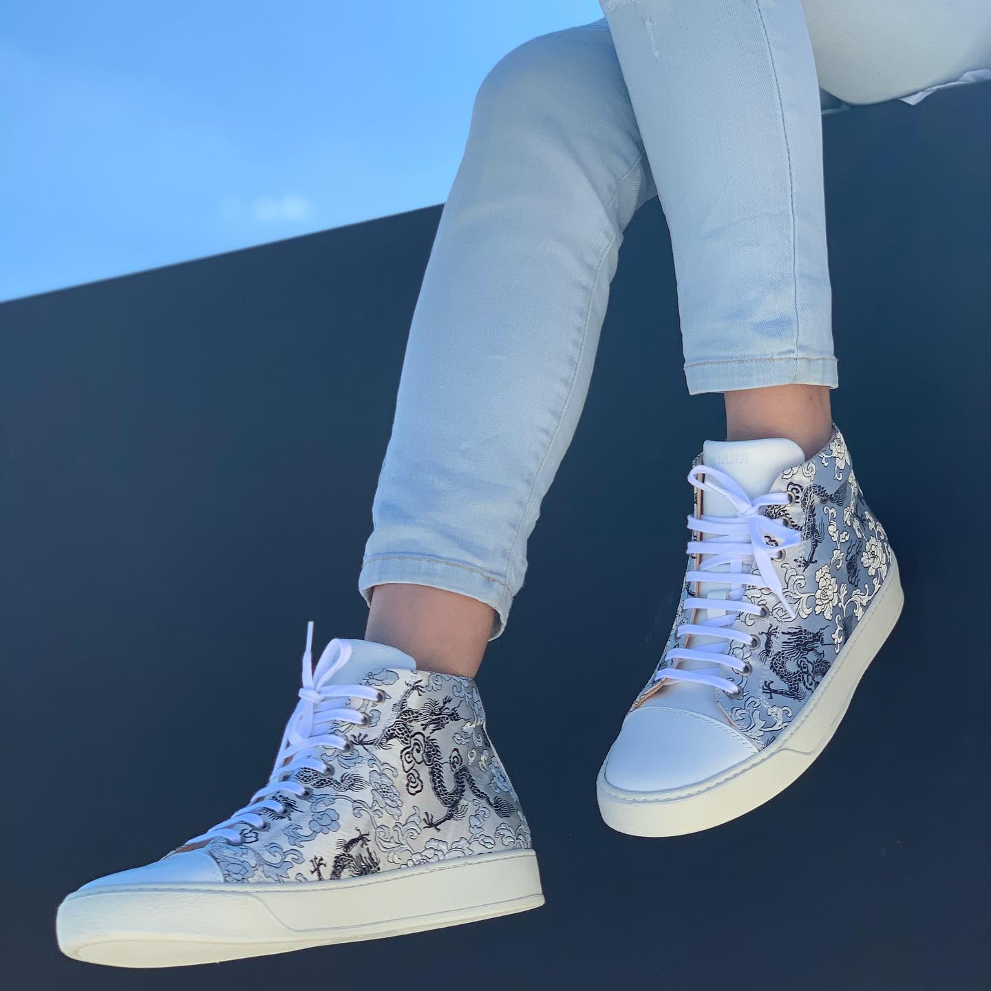 In a sunshine state of mind. ☀️
#asianashoes
#asianaofficial
#asiana
#shoes #fashion #summer #sunnyday #sun #sunnydays #sunlover #summervibes #summertime #summer2022 #summeroutfit #summer #summerstyle #summerday #fashionstyle #fashionaddict #fashionable #style #styleoftheday #ootd #stylegram #stylediary #summerslam #girls #sky #skycolors #fashionista #summerlook