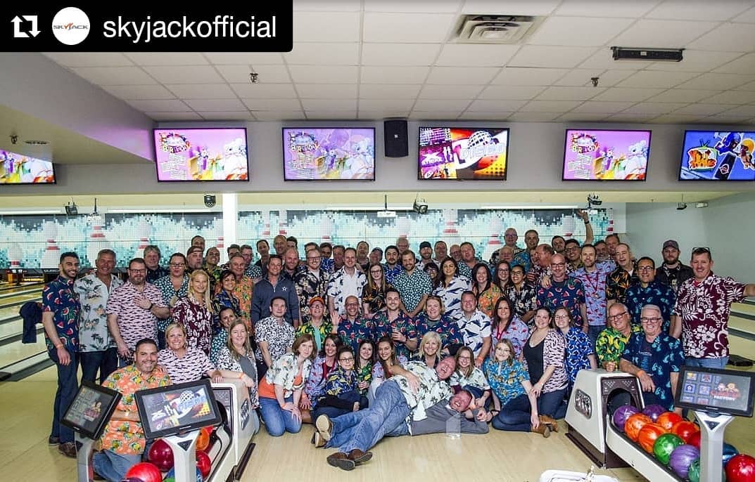 If you think it's easy to get 80 matching team loud shirts, you would be wrong. Very wrong. Haha #Repost @skyjackofficial
ãģãģãģ
This week our sales and support team for the Americas came to Guelph. We're working together to ensure that Skyjack stays a company that is easy to do business with. It all starts with a great team đ #TeamBuilding #oldnavy