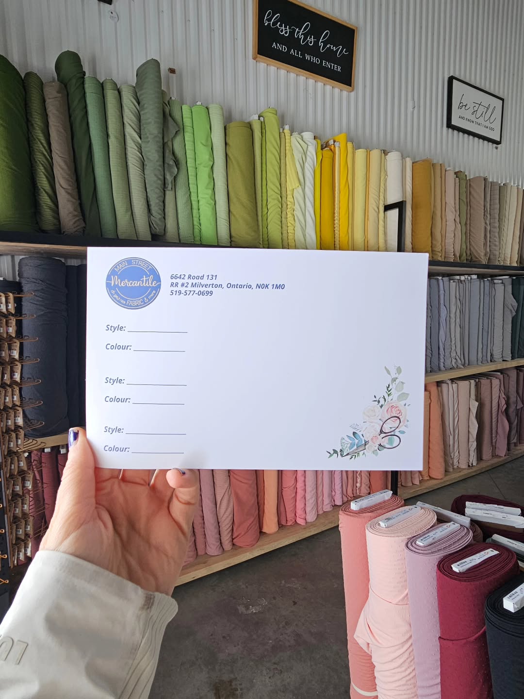 Planning a wedding? Need some fabric samples? This handle little card will help you take home those fabric samples and stay organized.
Be sure to stop by Main St. Mercantile at 6624 Road 131, just north of milverton for all your fabrics, zippers and more!
#graphicdesign #marketing #smallbusinessmarketing #designedbyBBMarketing