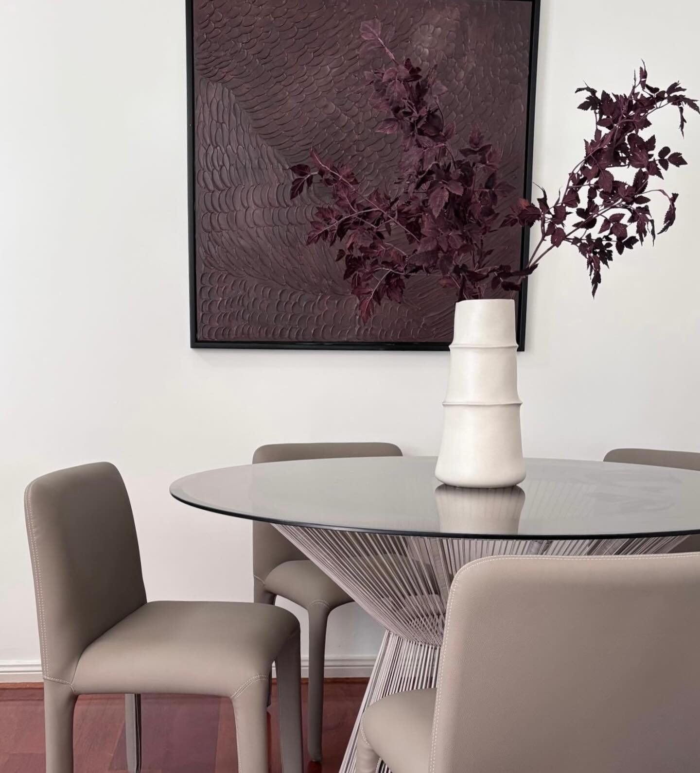 Capturing a quiet moment at 32 Lawrence St Brighton.
@michaelmartin_realestate
@rtedgarbayside
@auraandforminteriors