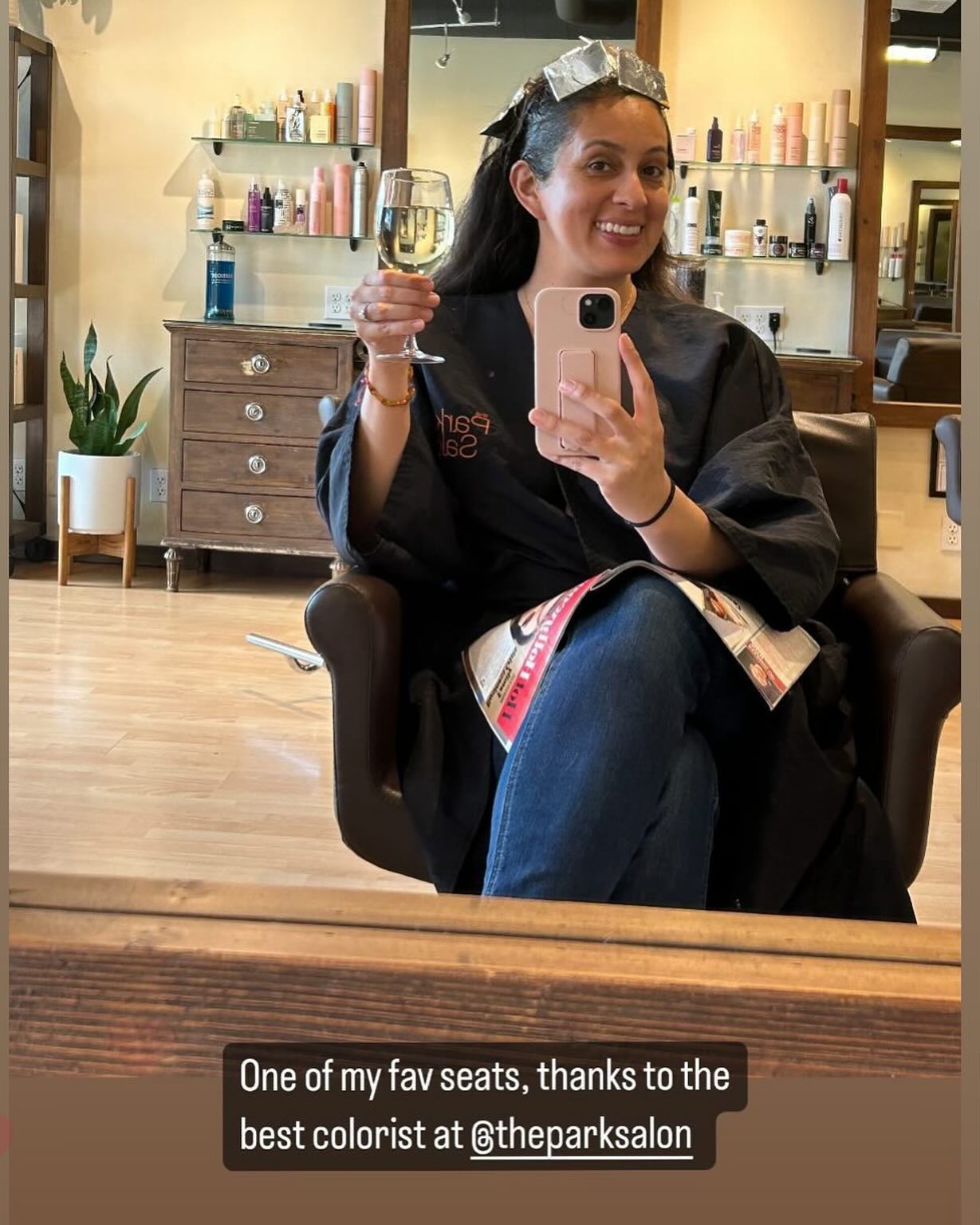 I met the amazing Kimberly years ago. Before she was pregnant with her gorgeous daughter. When this girl told me she was moving to LA I was so sad ….She STILL drives from LA to her her hair done 🎉 I absolutely LOVE her AND her beautiful family. Ahhhh I’m always so happy the day she comes in! Growing with our guests is such a beautiful thing. To many more 🥂
#theparksalonsd
#sandiegostylist
#universityheightssd
#happylife