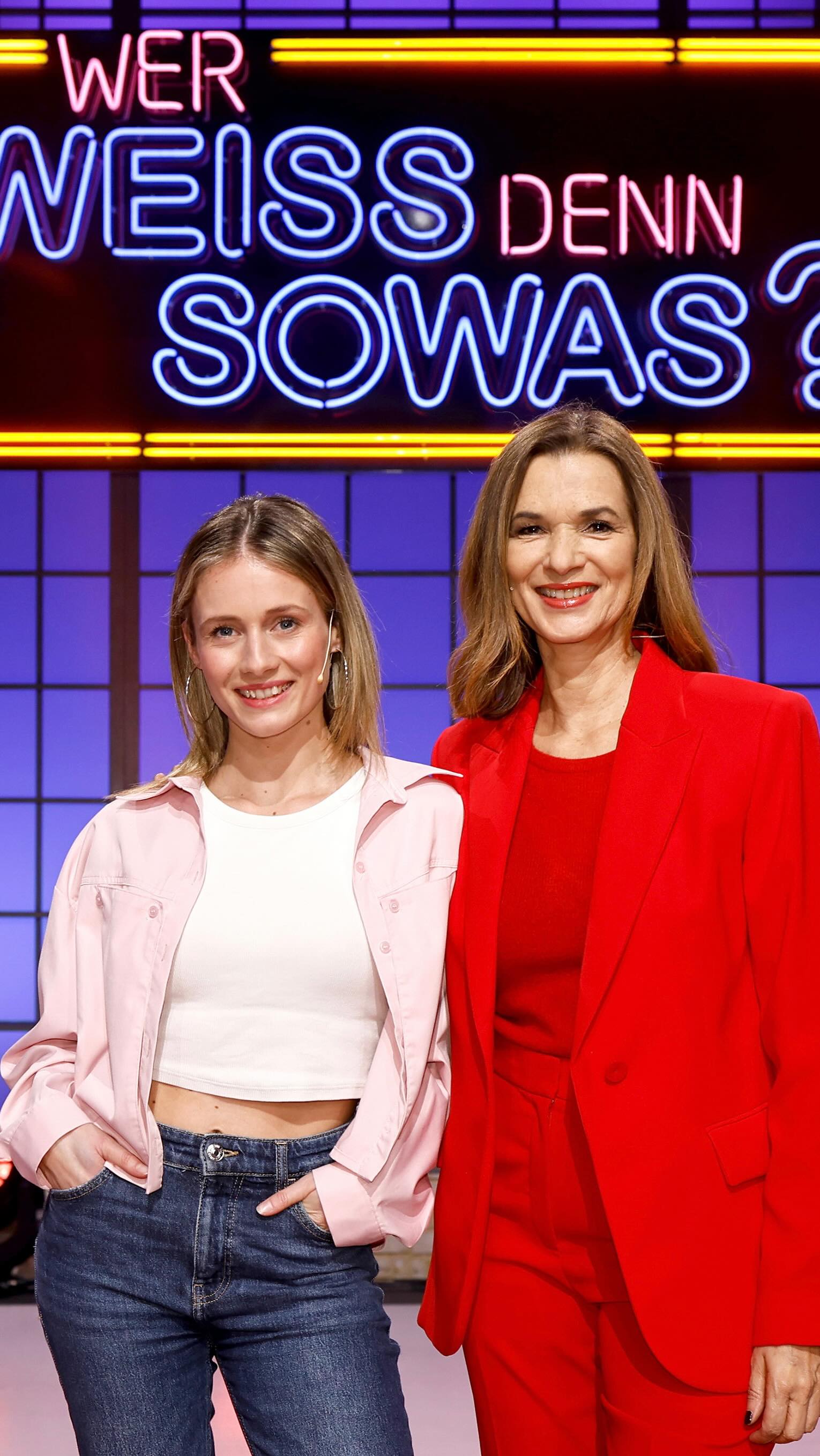 Wie sagt ihr zu „Grillen“? 🥩
Die ganze Folge von @werweissdennsowas_official seht ihr in der @ardmediathek
Danke an @kaipflaume @bernhardhoecker @wotanwilke @julia_niharika_sen @nowak_communications