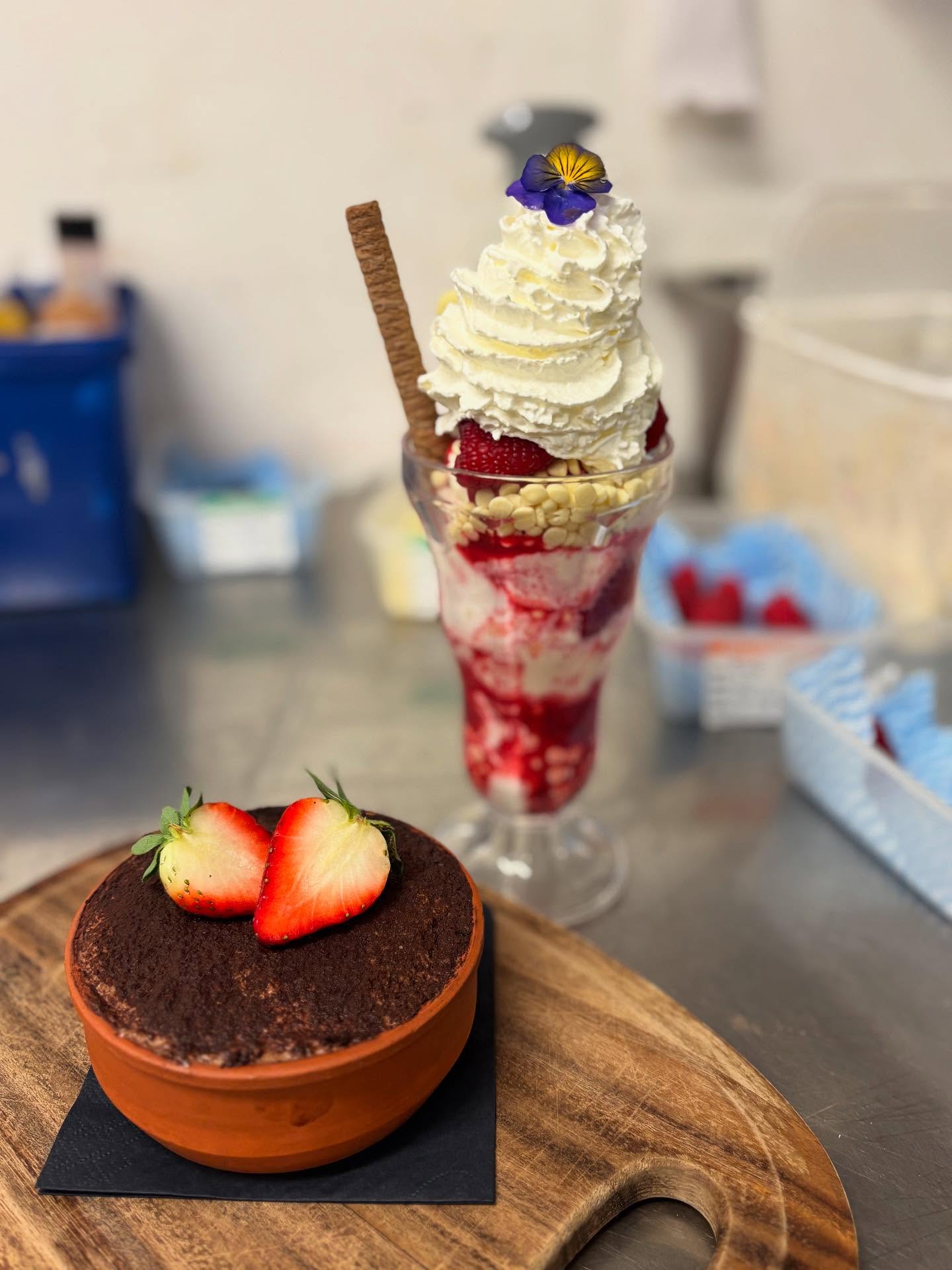 🤩 something special 😮💨
Don’t forget -quiz tonight at 8