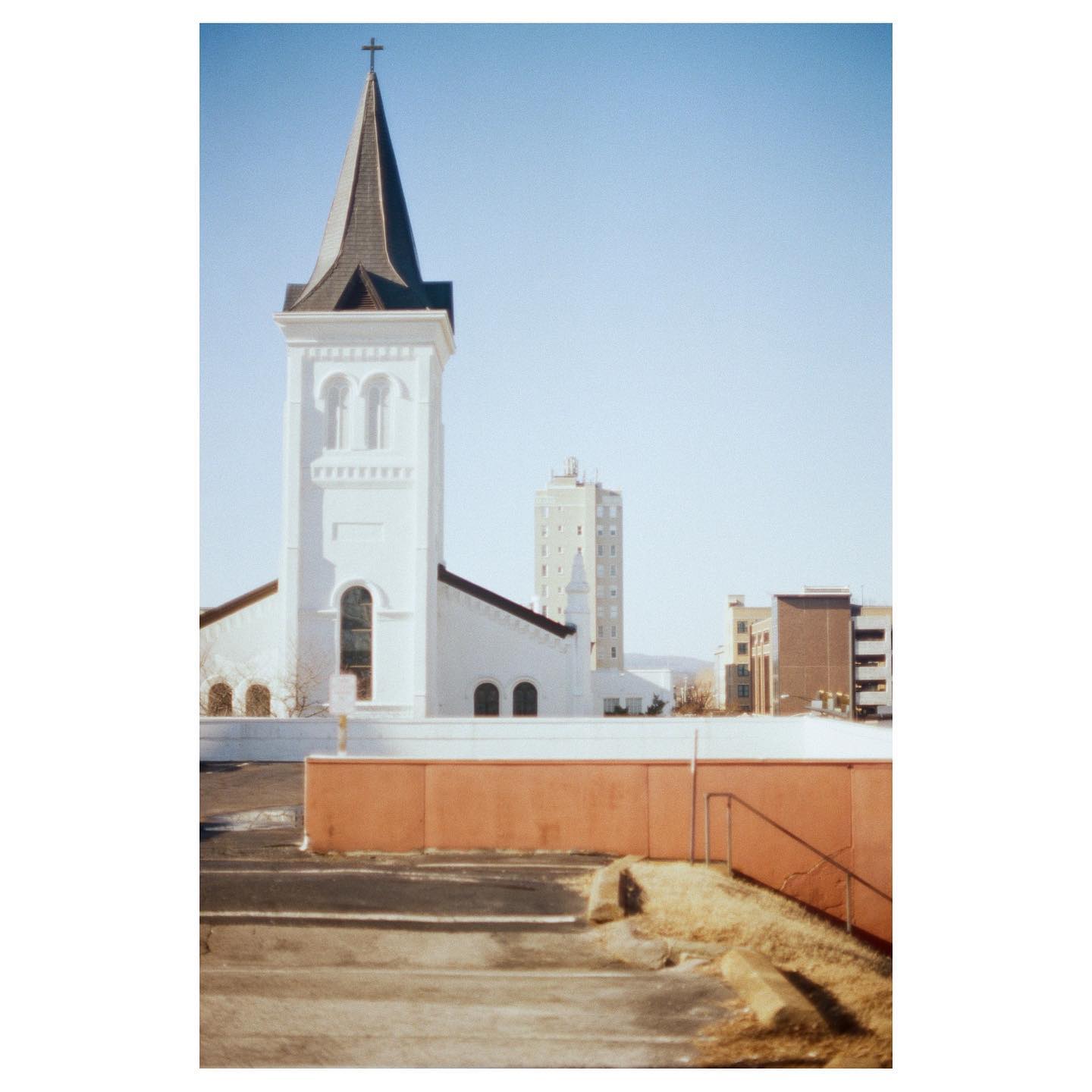 in downtown huntsville
📷: canon ae-1 / kodak ektar 100
#ae1 #35mm #canon #canonae1 #ektar100 #kodak #kodakektar100