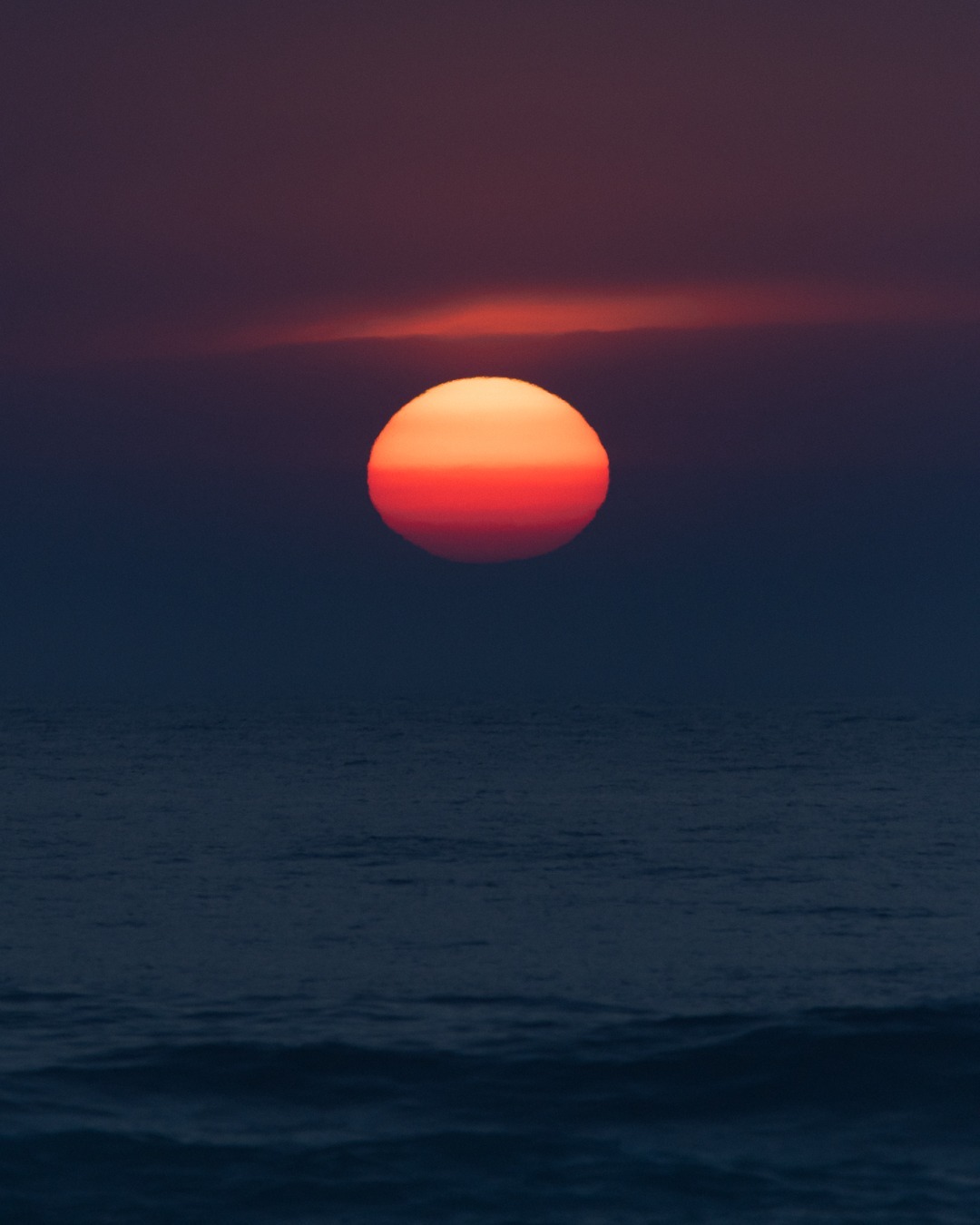 Petite surprise du soir. #mimizan #mimizanplage #ocean #sunsetlovers #sunset #sunsetphotography #coucherdesoleil #jamaissansocean #fireball #landestourisme #mimizantourisme #mimizanbeach #surfphotography #biscarosse #contis #hossegor #vieuxboucau #photographelandes #photographemimizan #landes #leslandes #nikon #manonduport