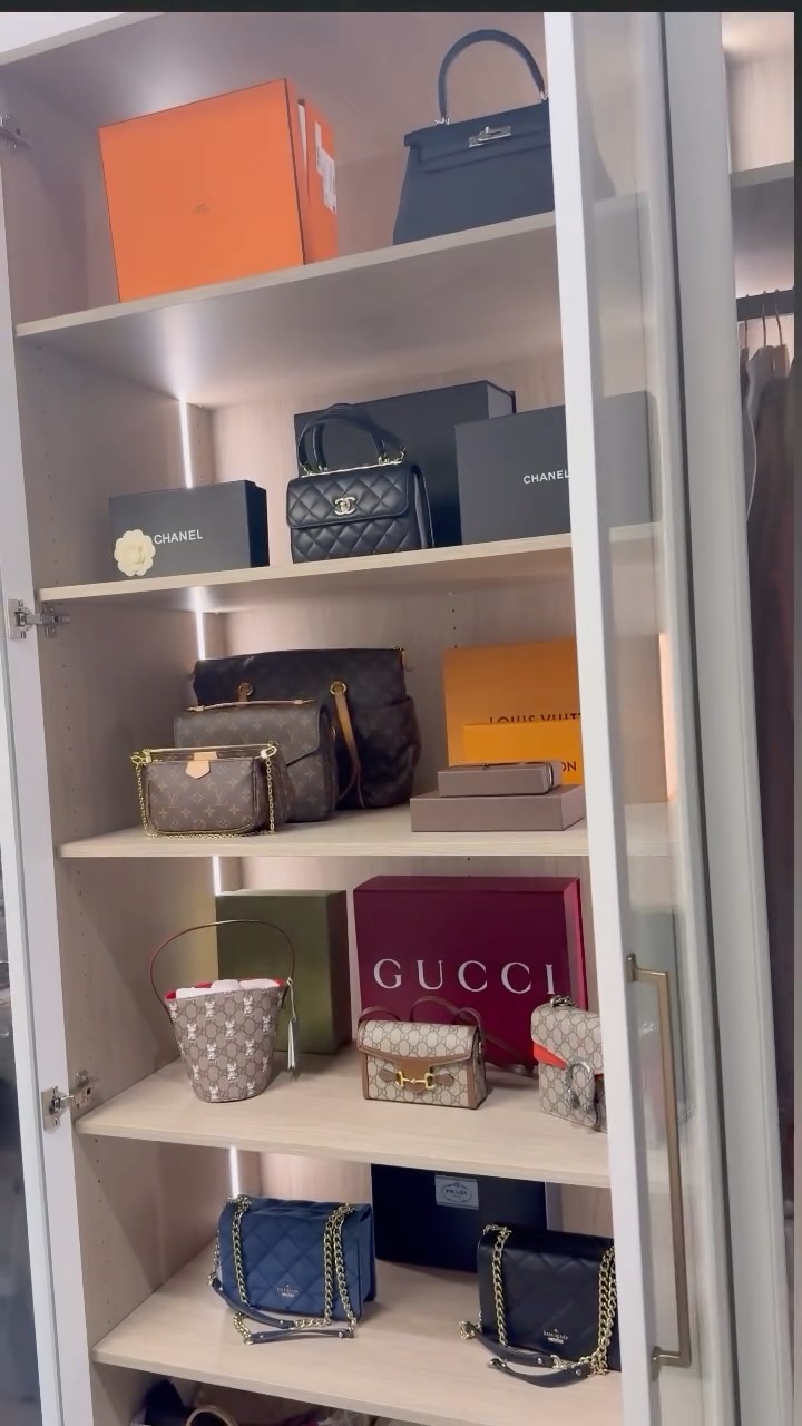 The power of organisation isn’t what you see - it’s what you no longer have to think about.
It’s the decisions removed,
the stress softened,
And the feeling of freedom.
Hiring a Home Organiser isn’t a luxury,
It’s a support system.
And support is always worth paying for.
Find a Home Organiser near you 🇦🇺
🤍 Book a session and feel the difference.
🔗 www.findanorganiser.com.au