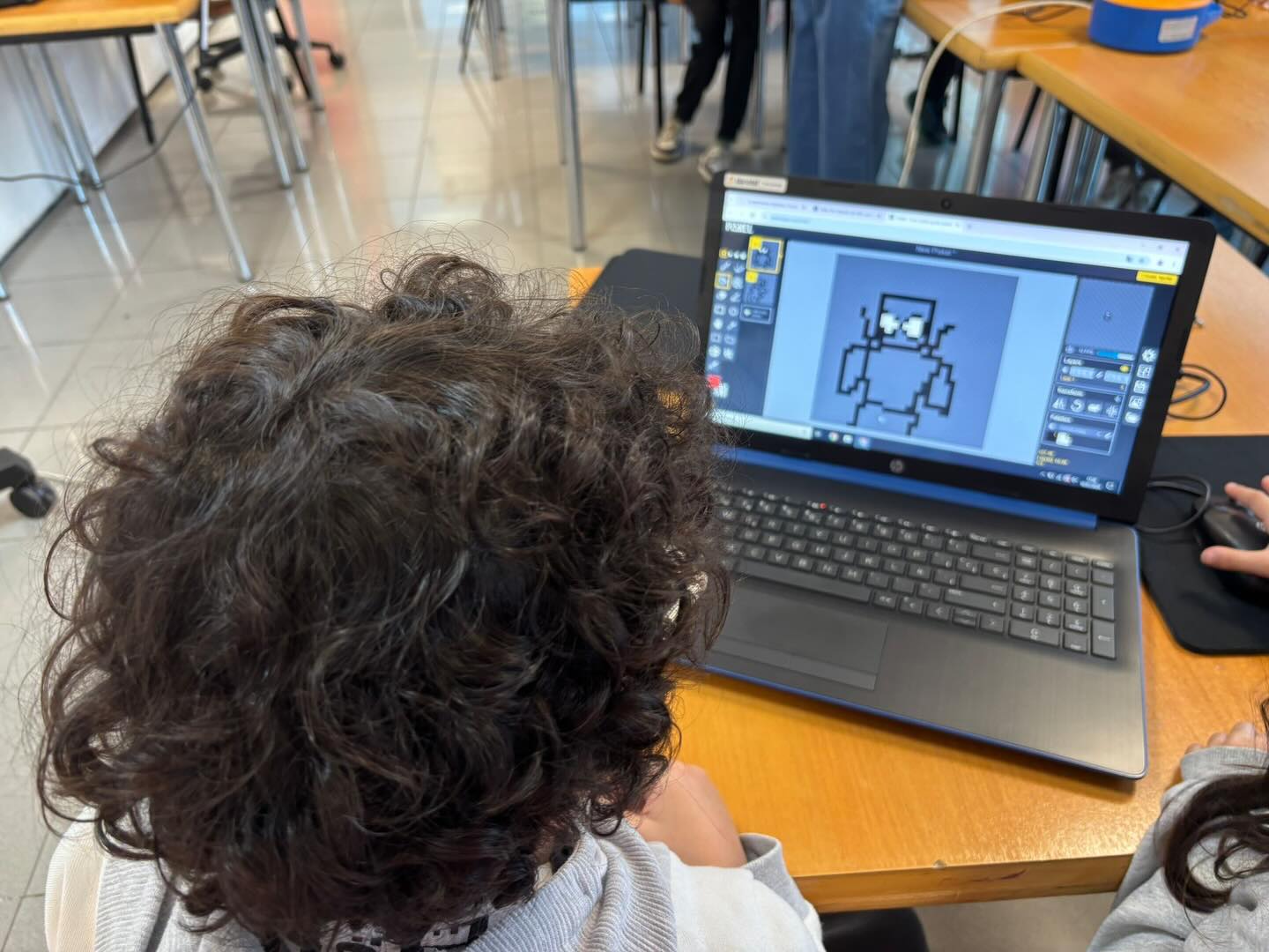 Comenzamos con las nuevas actividades para 2026. En esta ocasión los chicos y chicas aprenden a crear sus propios gifs, desarrollando creatividad y habilidades desde cero
#actividadesdigitales #creatividadydiversión #fundacionsanders #brechadigital #competenciasdigitales