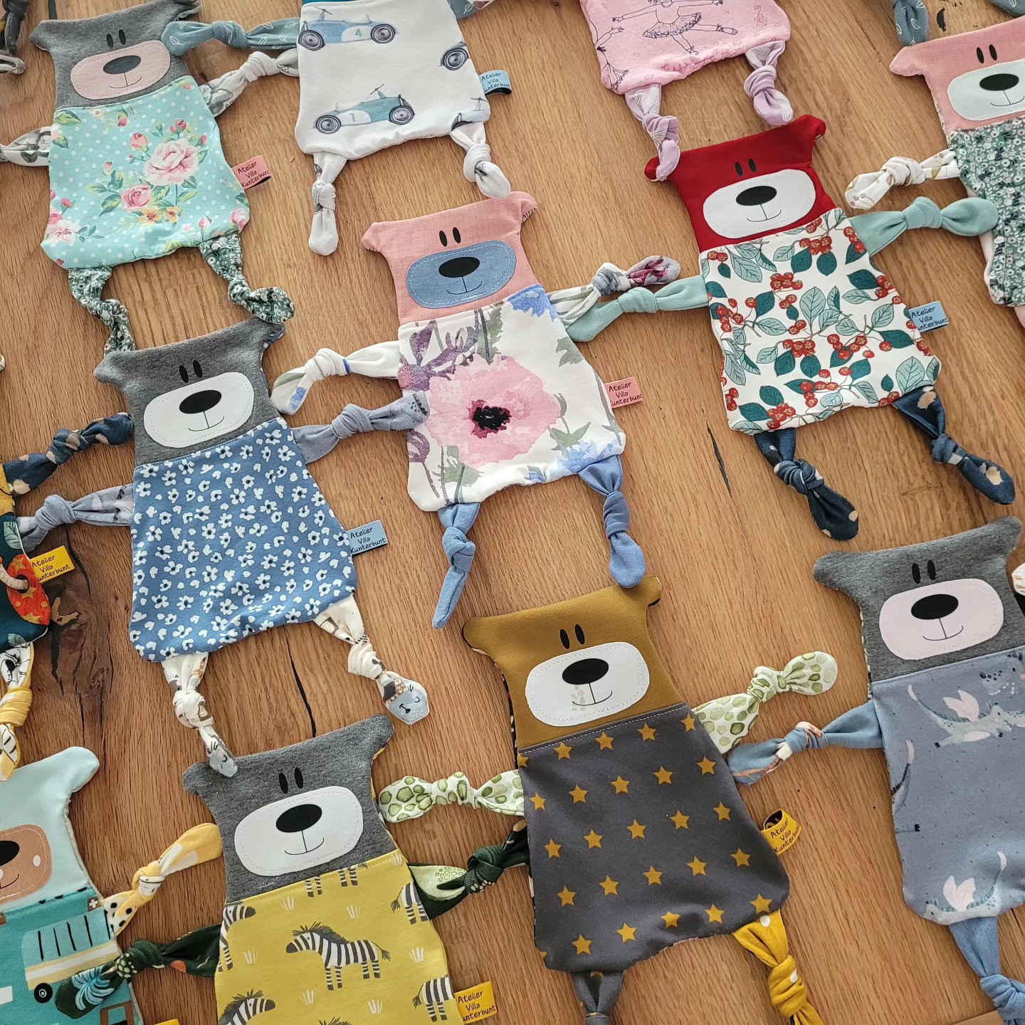 Viele Schnuffelbären sind fertig geworden und warten auf ein neues Zuhause. Jetzt im Shop gleich kaufen unter www.atelier-villakunterbunt.ch
