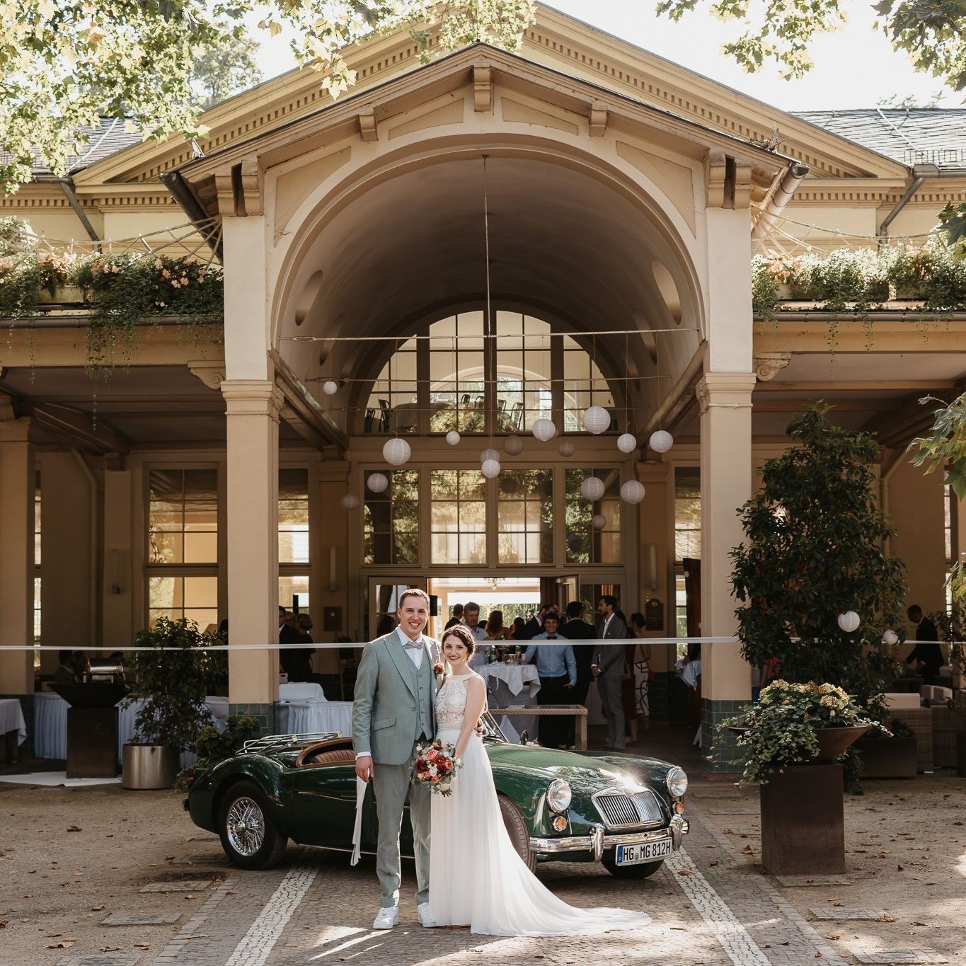 eine meiner Favorit Locations @orangerie_bad_homburg
... hier würde ich am liebsten selbst heiraten :)
#orangerie #heiraten #freieTrauung #BadHomburg #Wedding #Hochzeitsfotografin #Wedding2024 #Oldtimer #mediterranheiraten #greenwedding